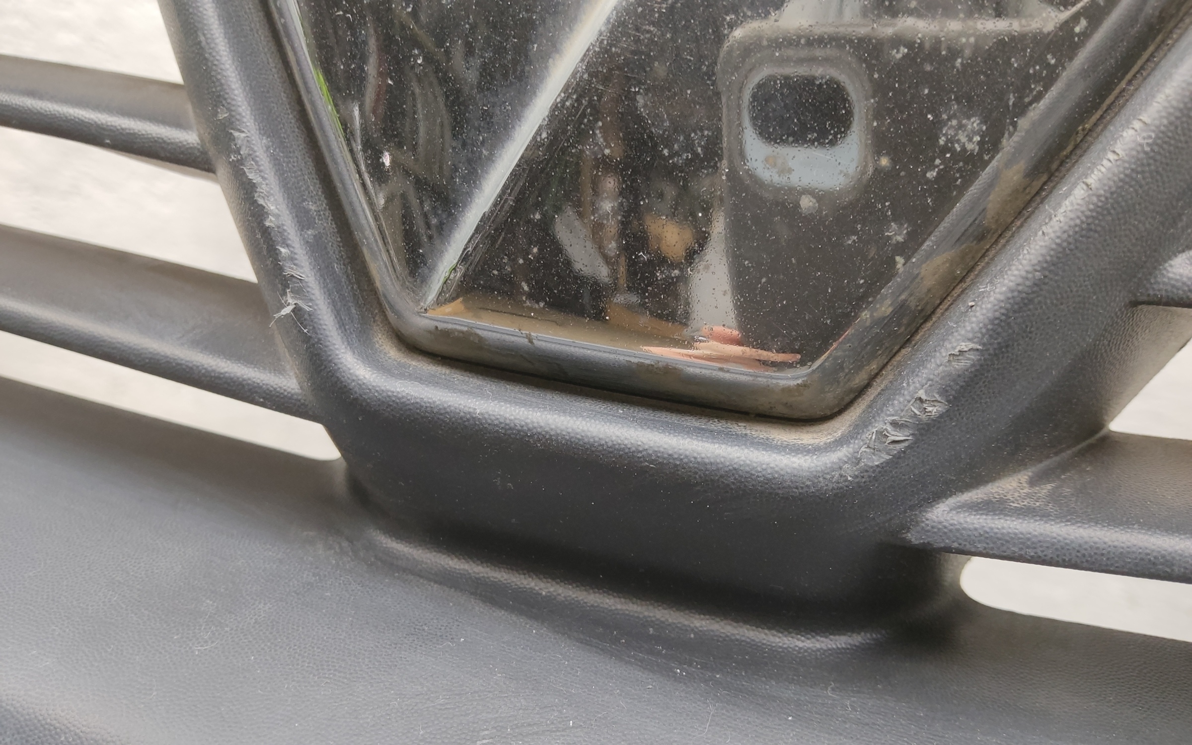 Бампер передний Renault Logan 2