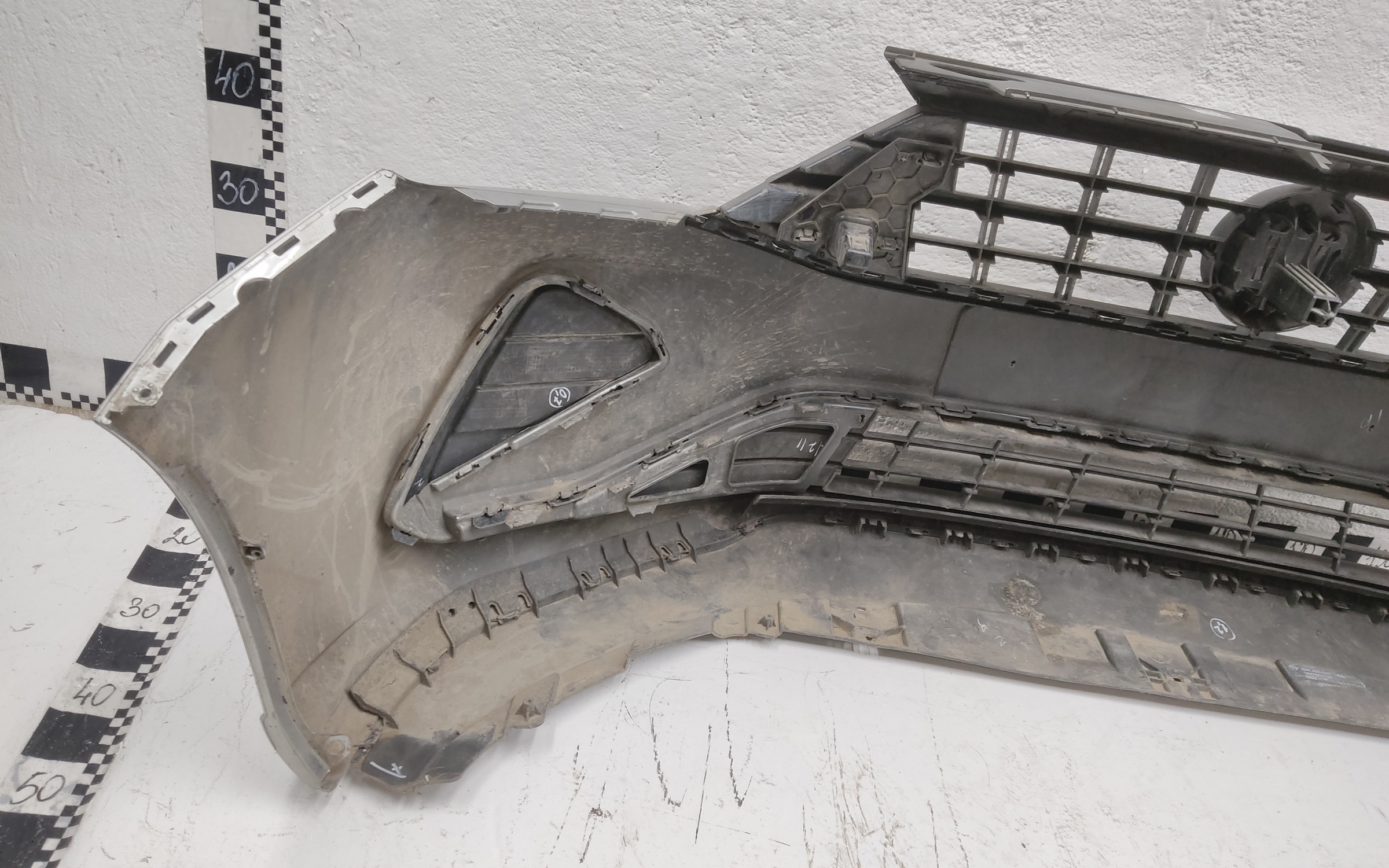 Бампер передний Volkswagen Polo 6 Liftback