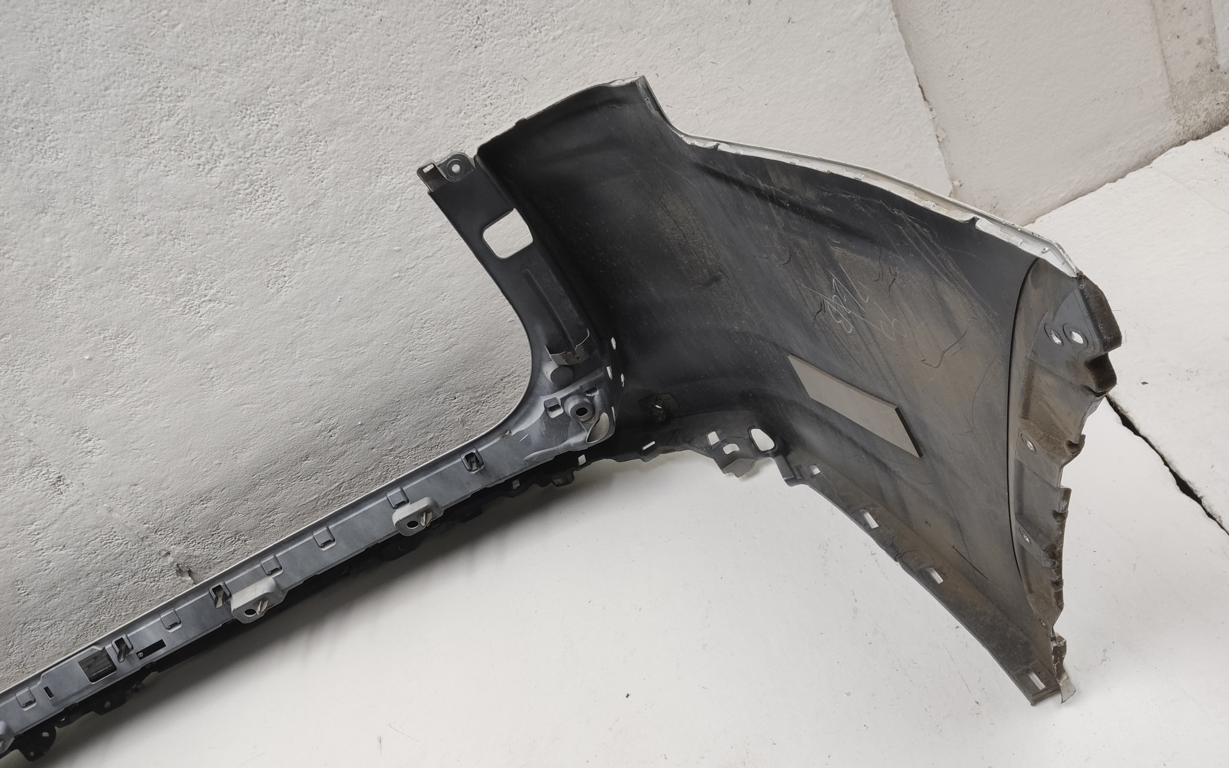 Бампер задний Toyota Land Cruiser 300