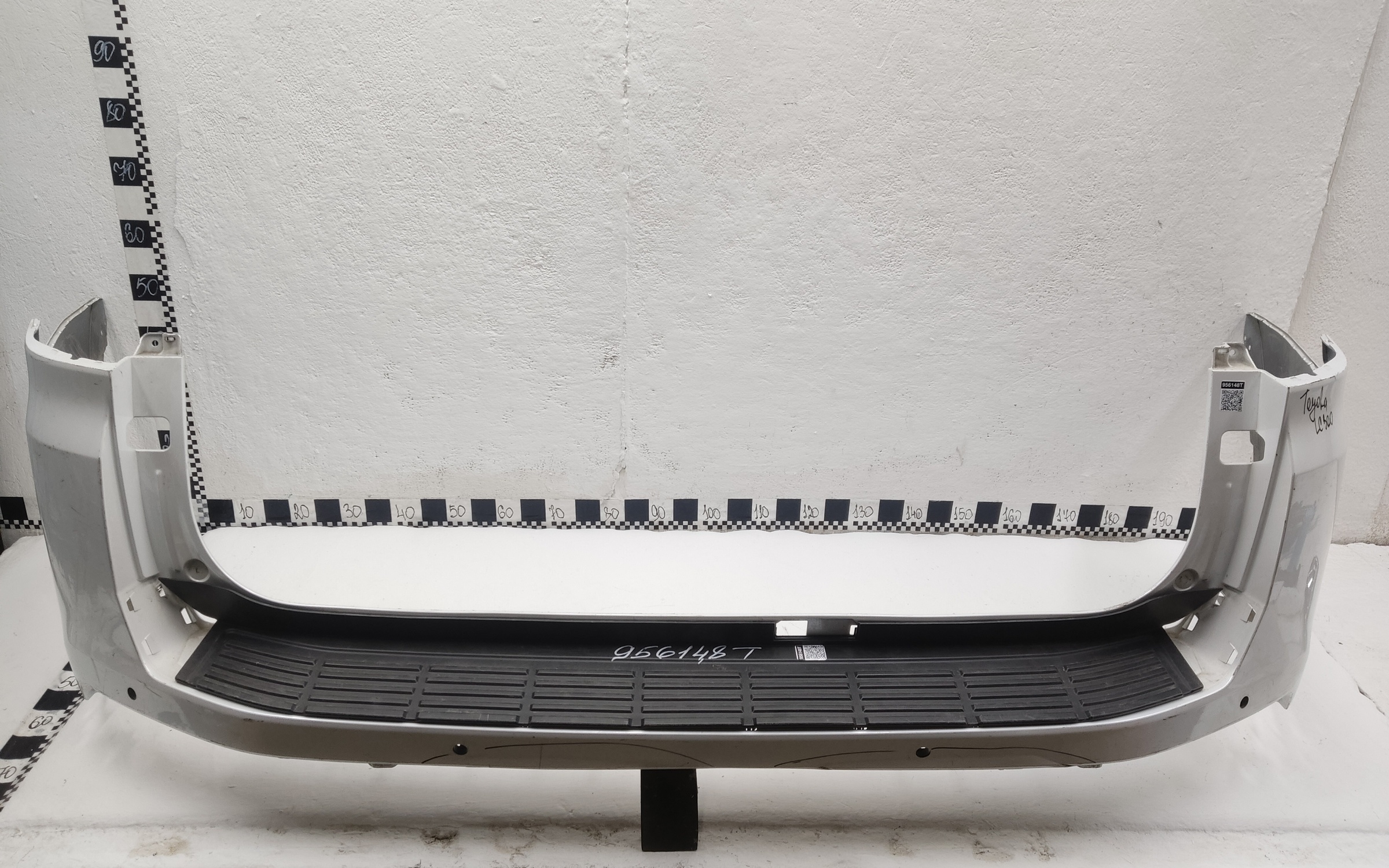 Бампер задний Toyota Land Cruiser 300