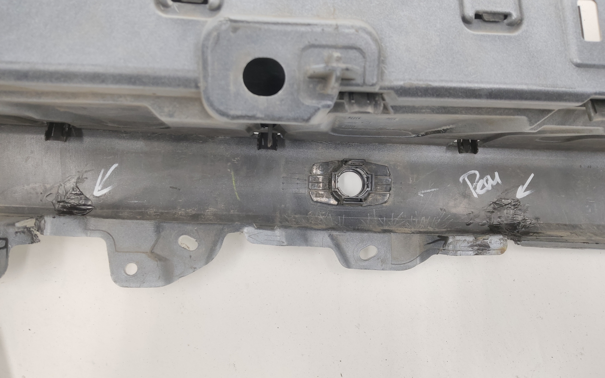 Бампер задний Toyota Land Cruiser 300