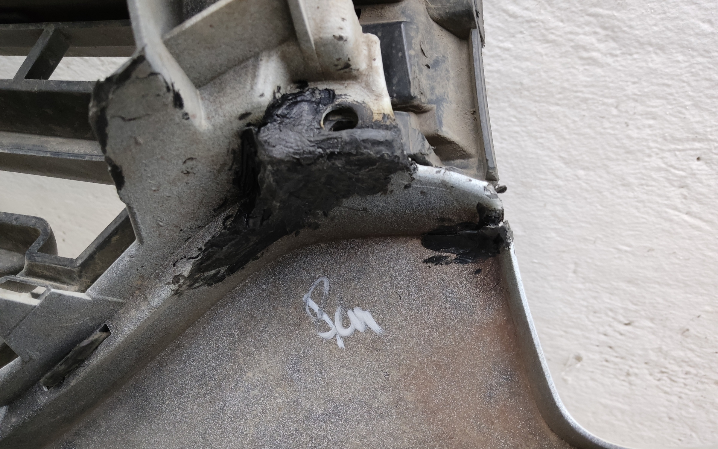 Бампер передний Renault Logan 2 Restail