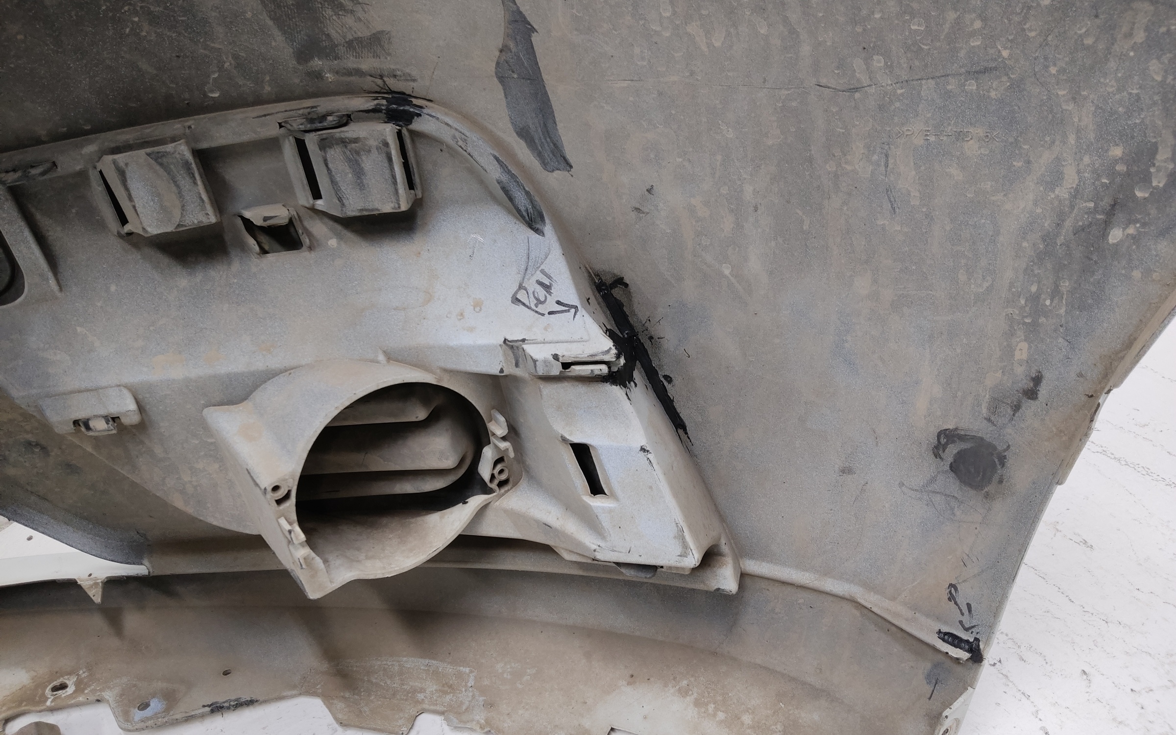 Бампер передний Renault Logan 2 Restail