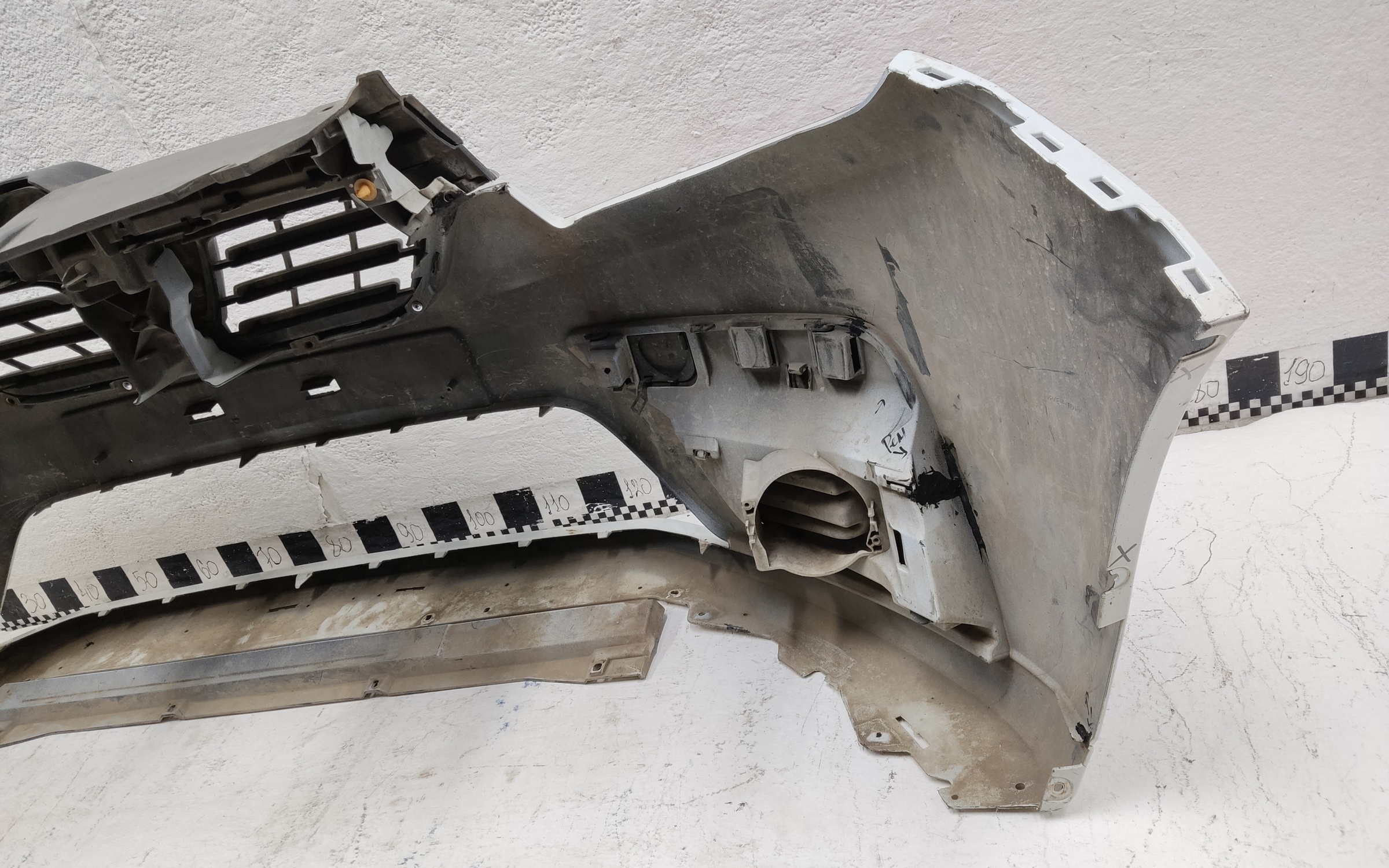 Бампер передний Renault Logan 2 Restail