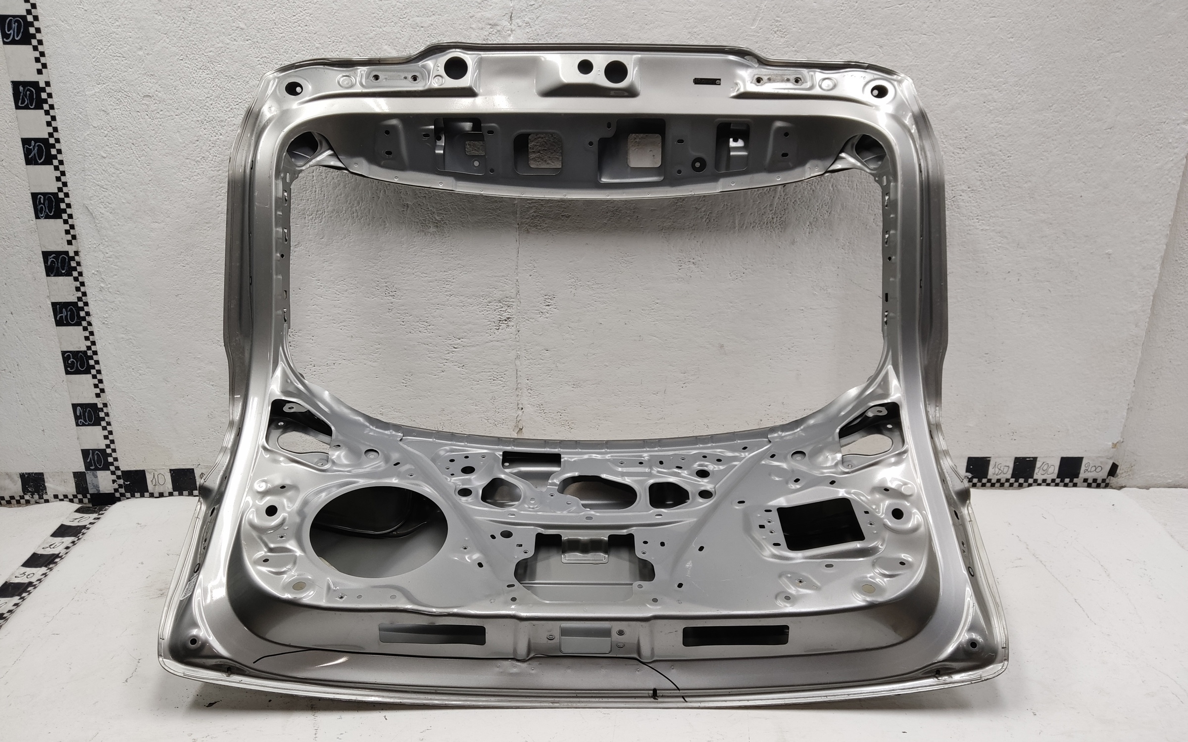 Крышка багажника Lexus NX