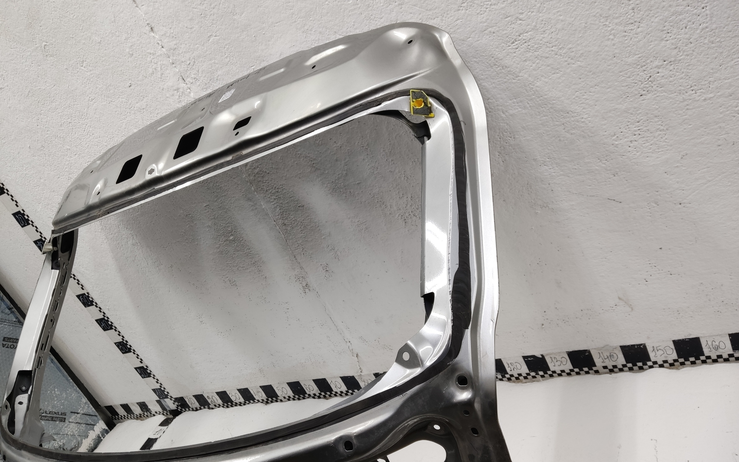 Крышка багажника Lexus NX