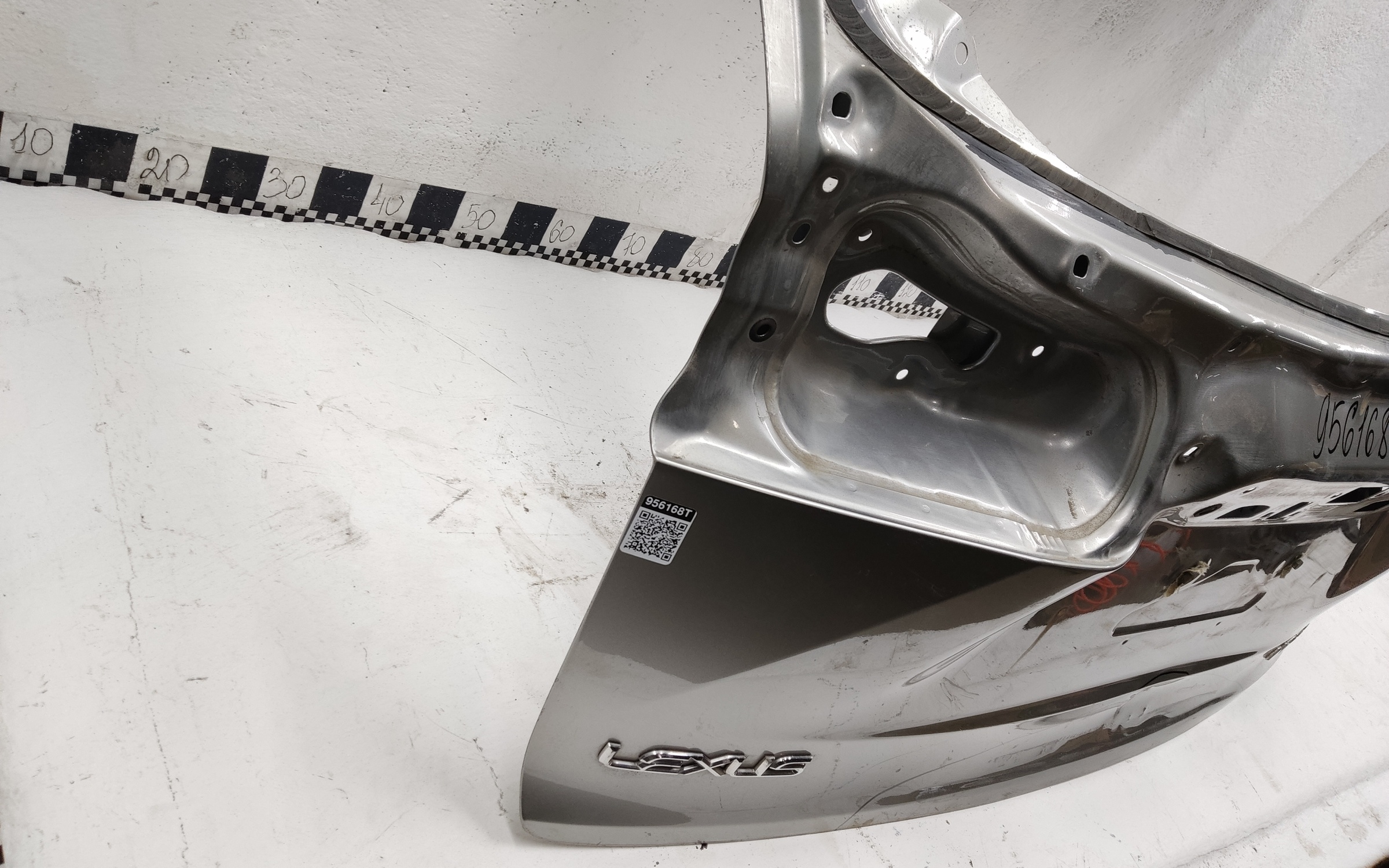 Крышка багажника Lexus NX