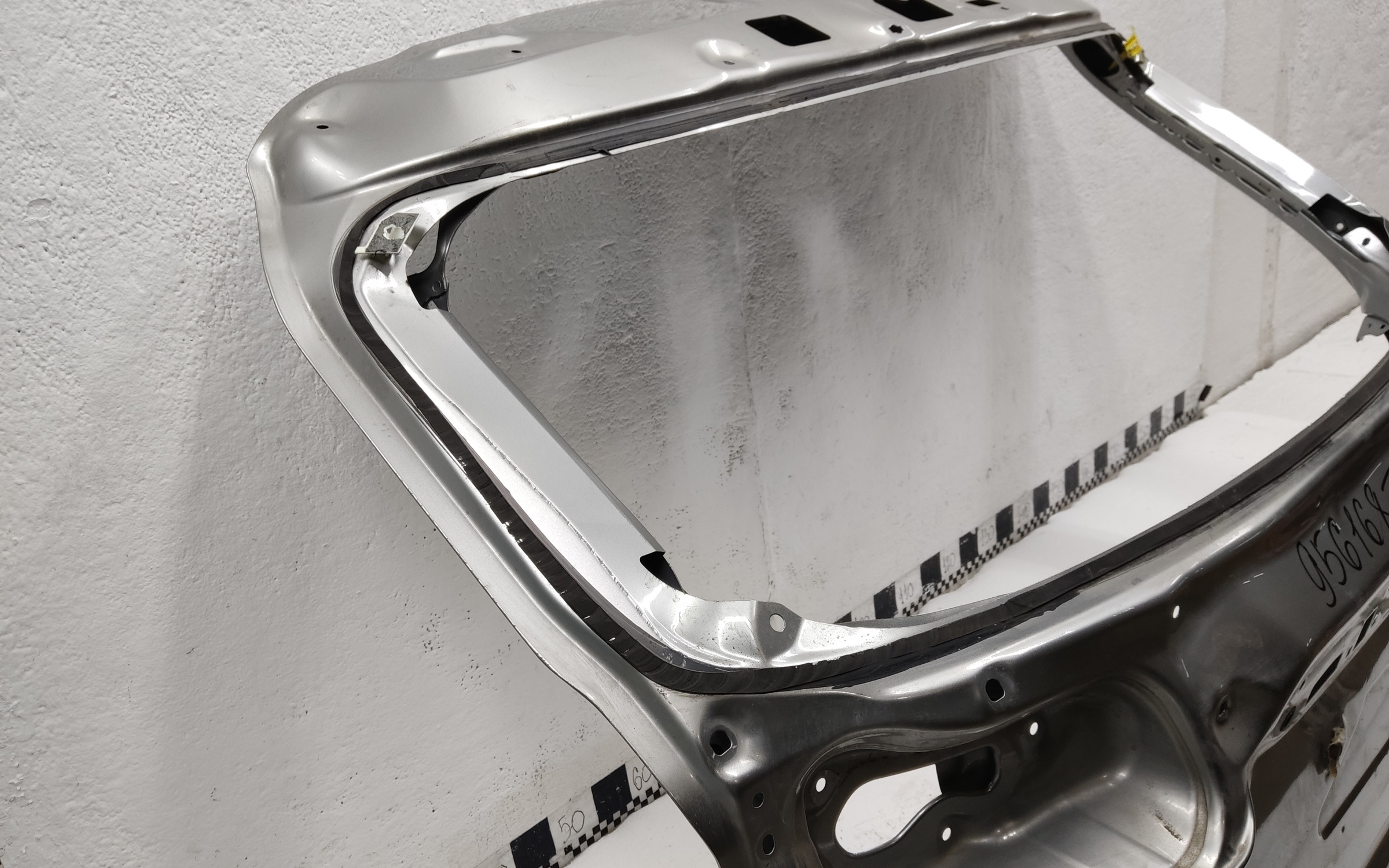 Крышка багажника Lexus NX