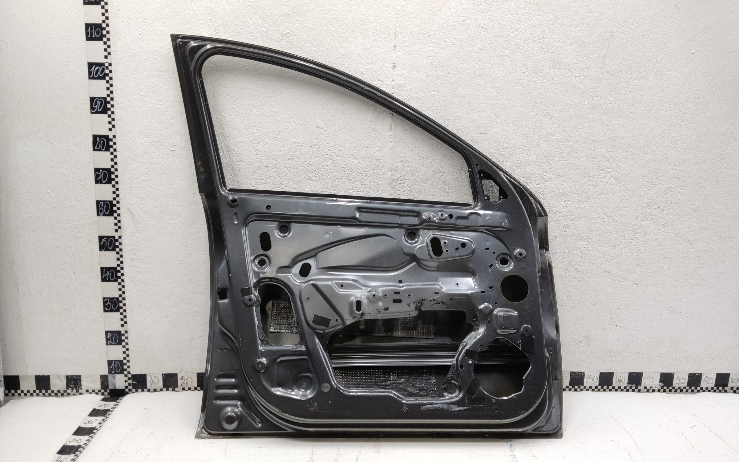 Дверь передняя левая Lada Vesta