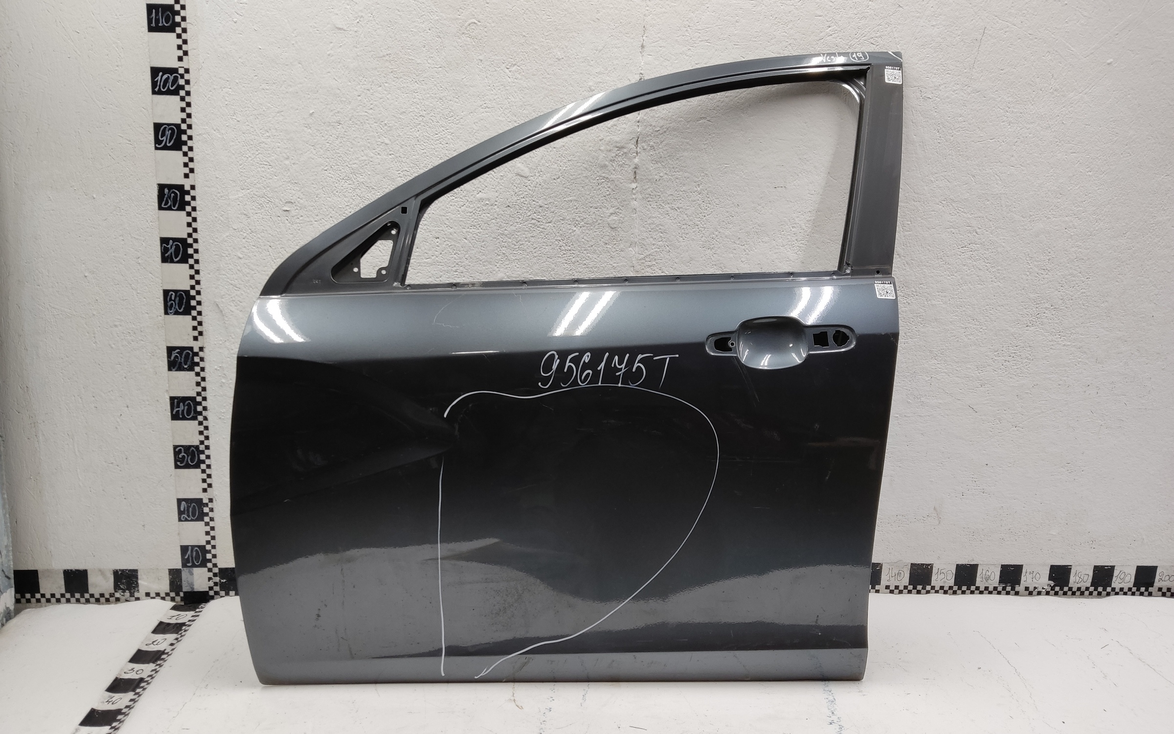 Дверь передняя левая Lada Vesta