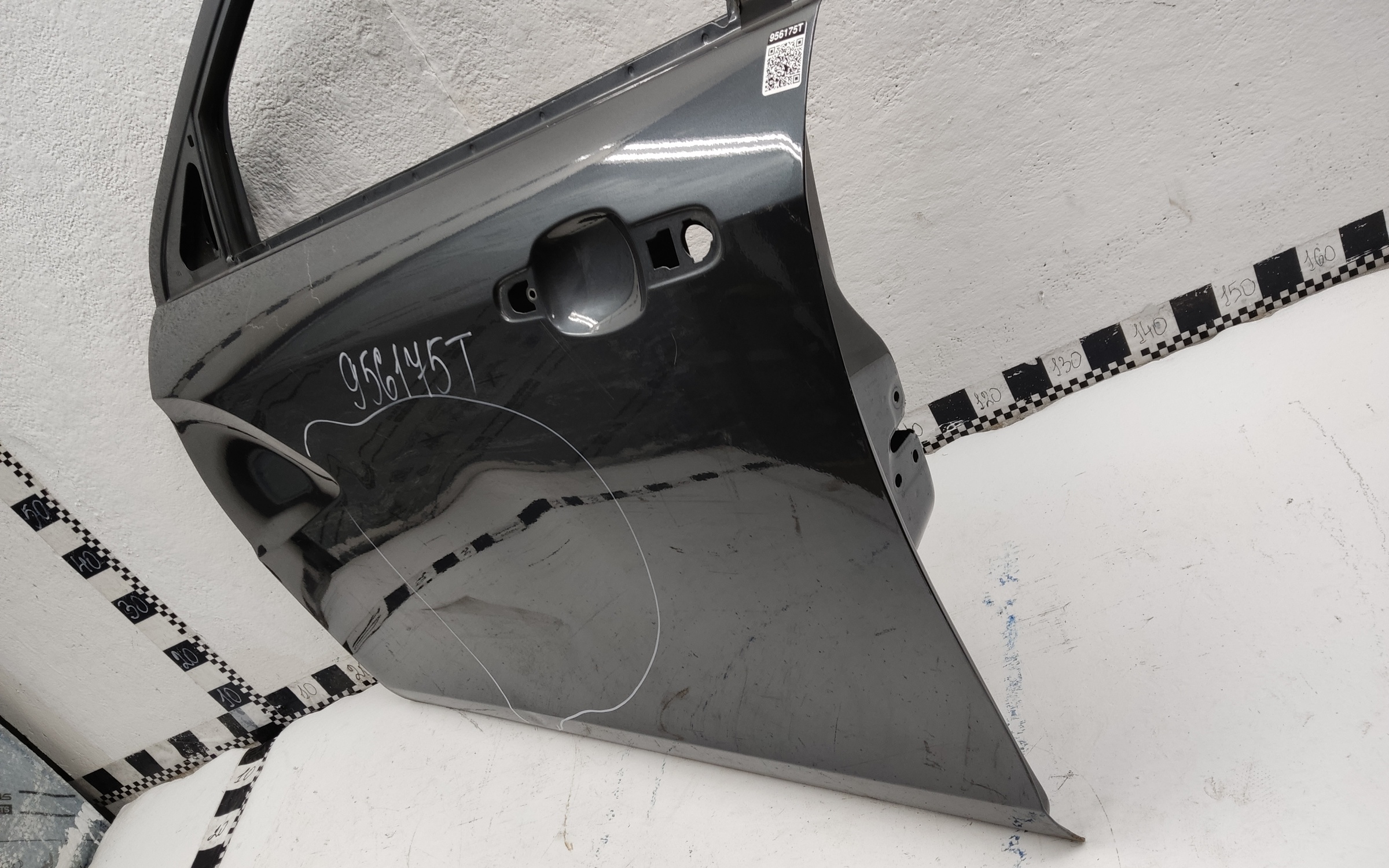 Дверь передняя левая Lada Vesta