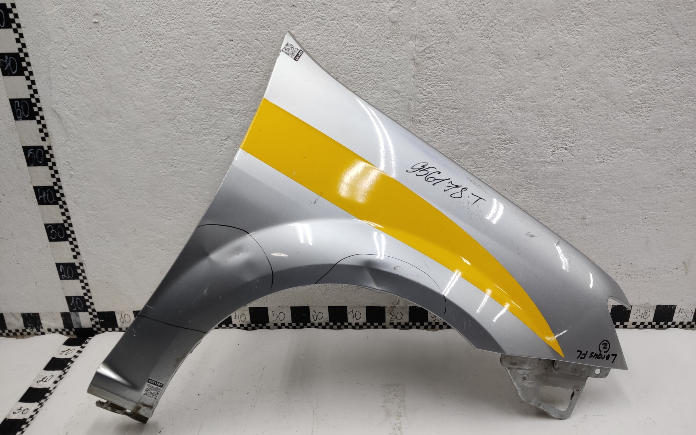 Крыло переднее правое Lada Largus 1 Restail