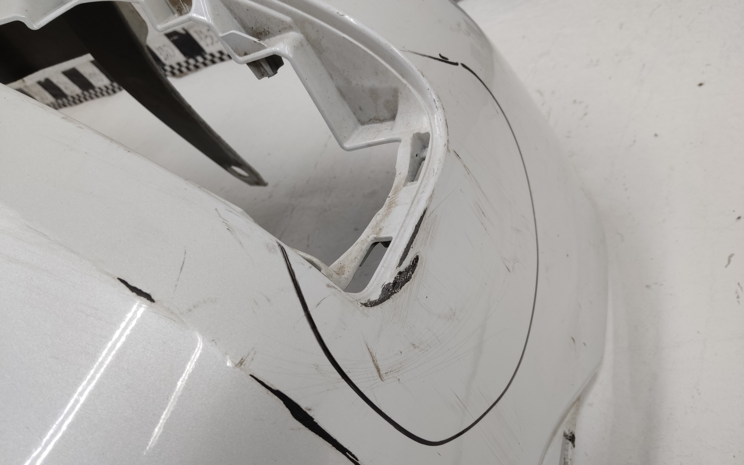 Бампер передний нижняя часть Toyota Land Cruiser 300