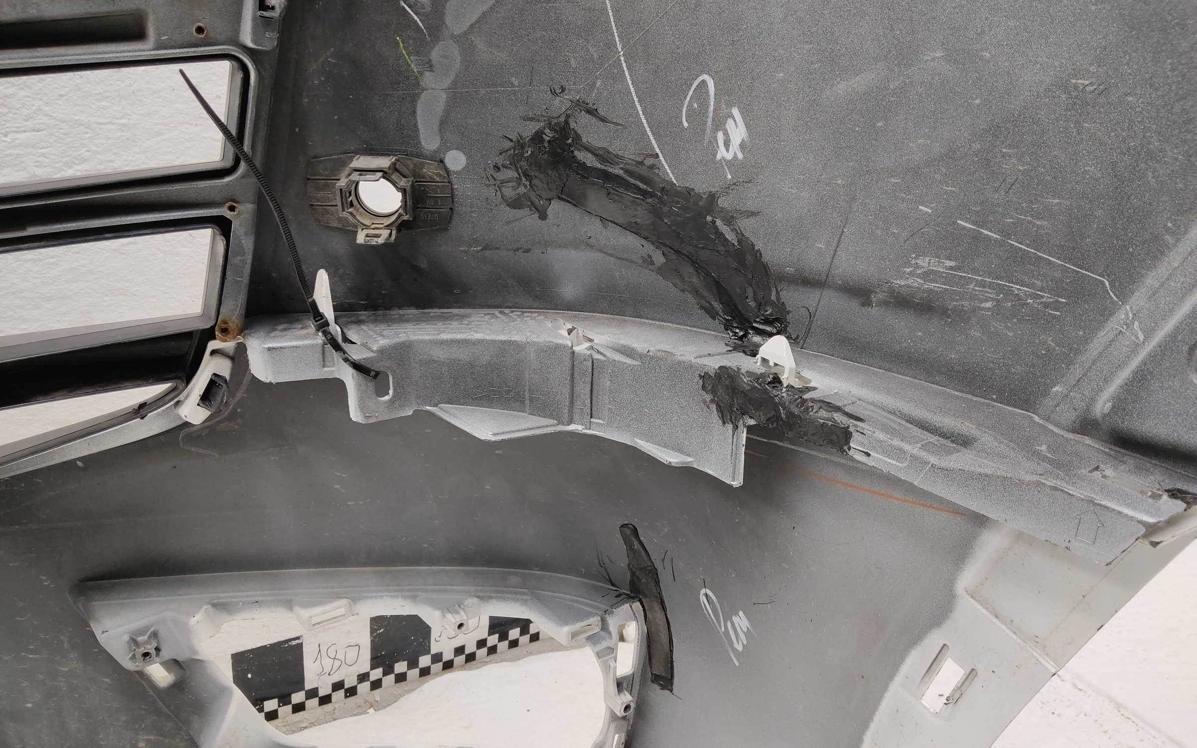 Бампер передний нижняя часть Toyota Land Cruiser 300