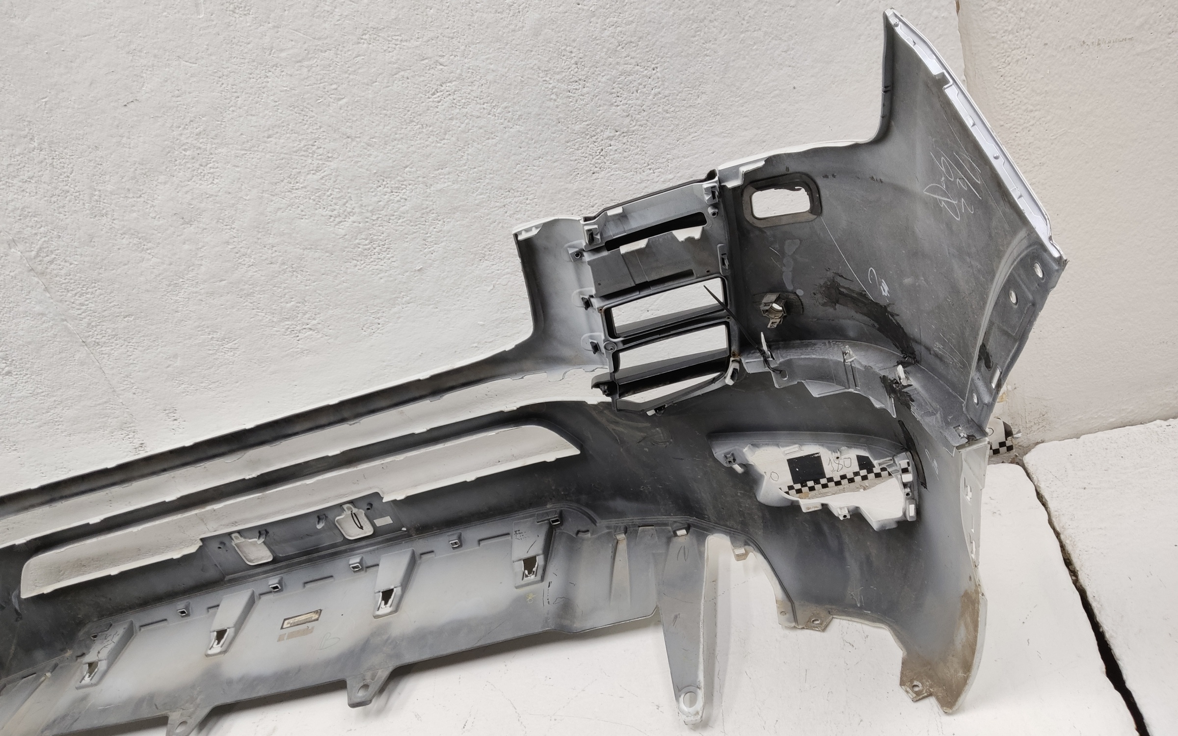 Бампер передний нижняя часть Toyota Land Cruiser 300