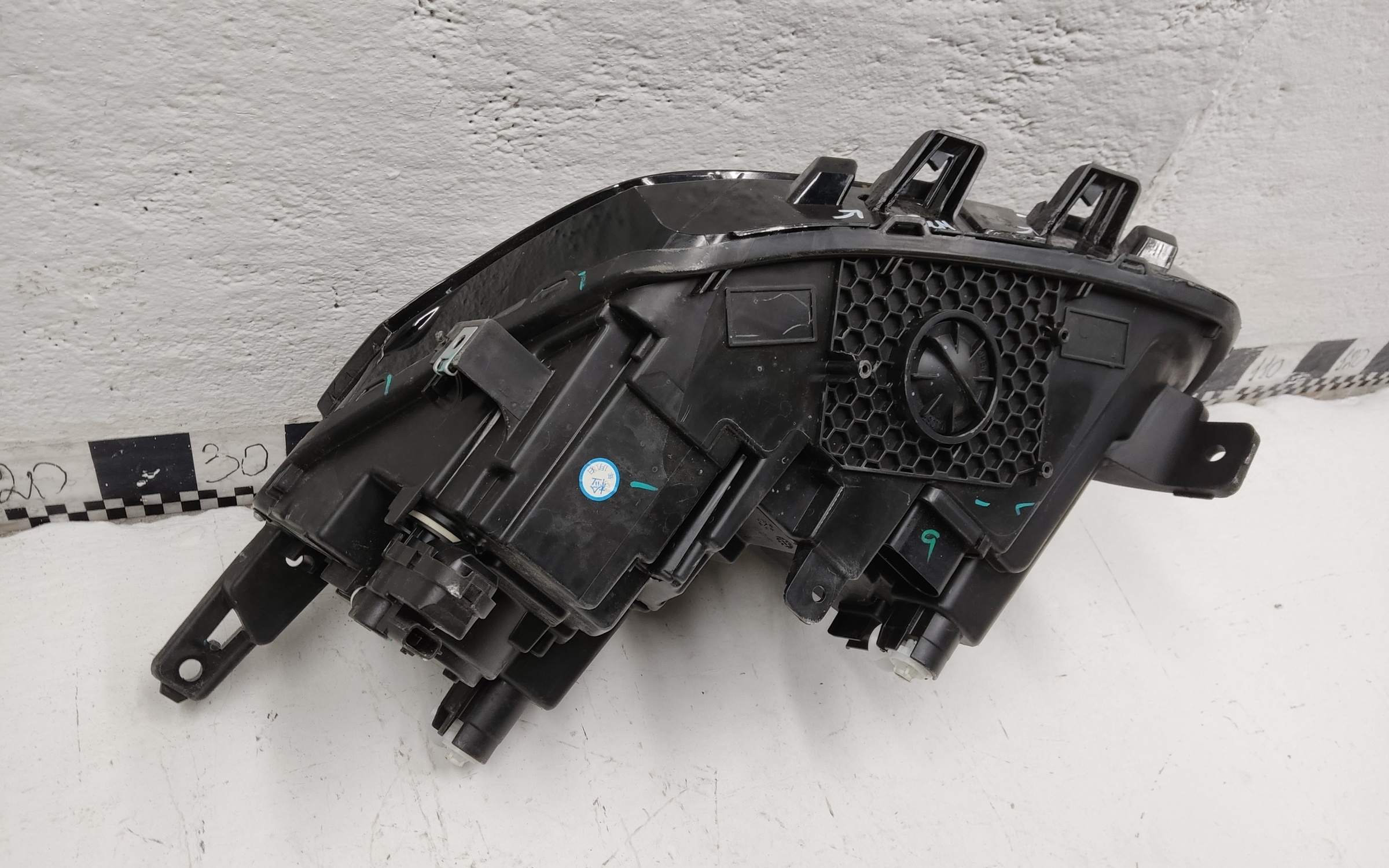 Фара передняя правая Belgee X50 LED