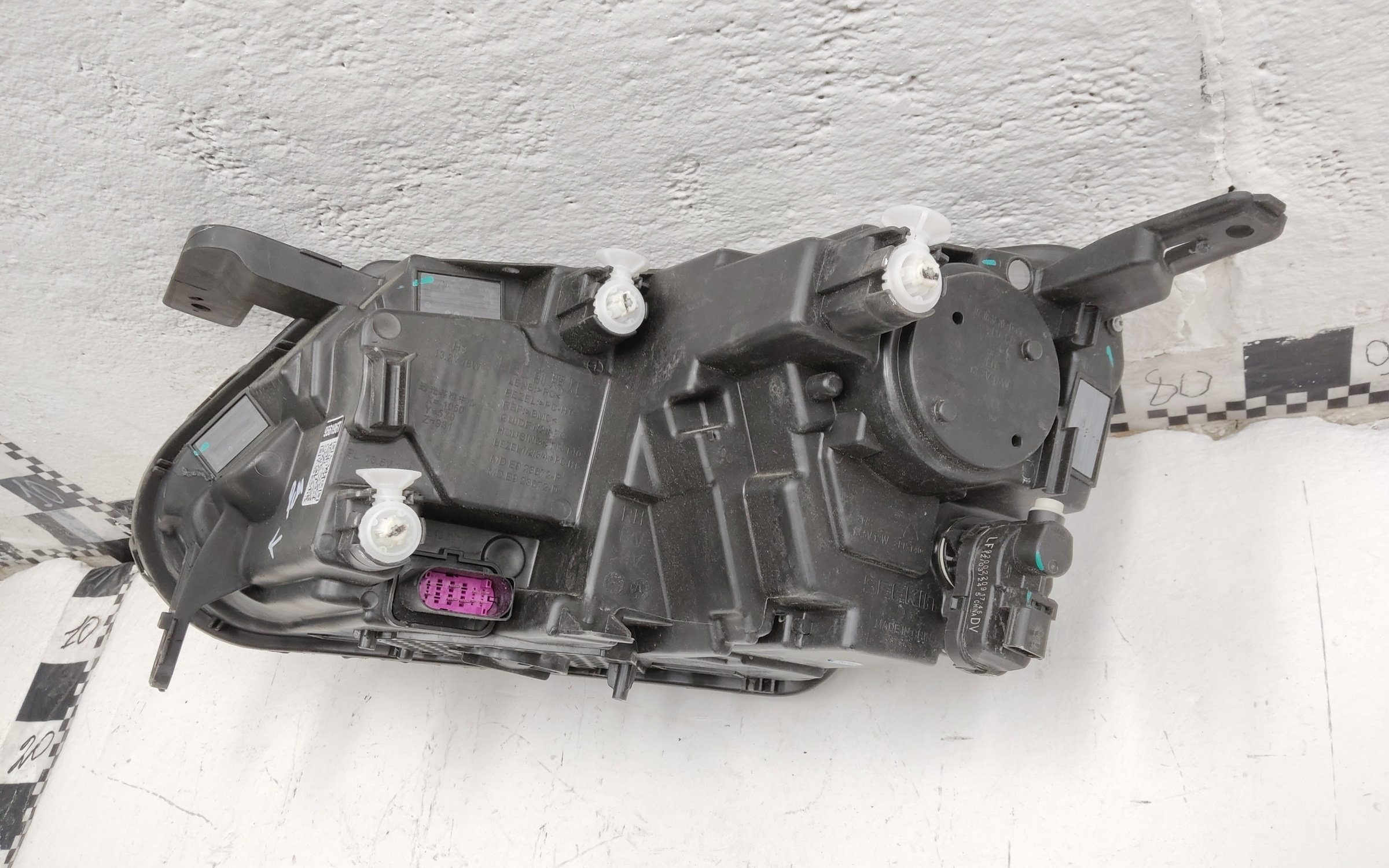 Фара передняя правая Belgee X50 LED