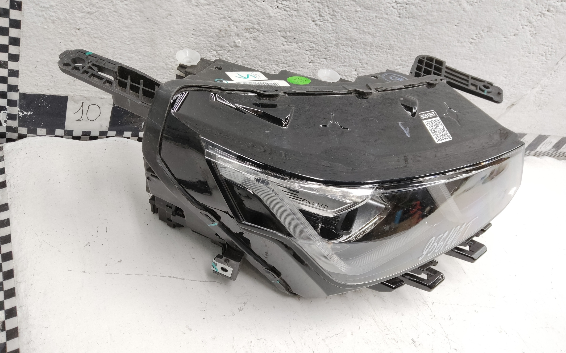 Фара передняя правая Belgee X50 LED