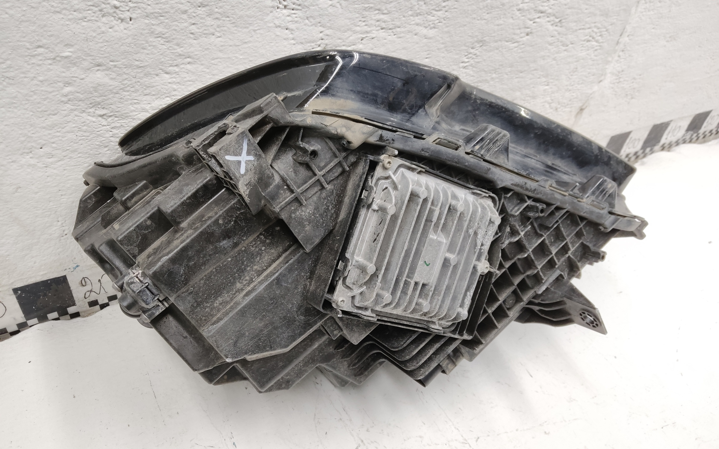 Фара передняя правая Geely Monjaro LED