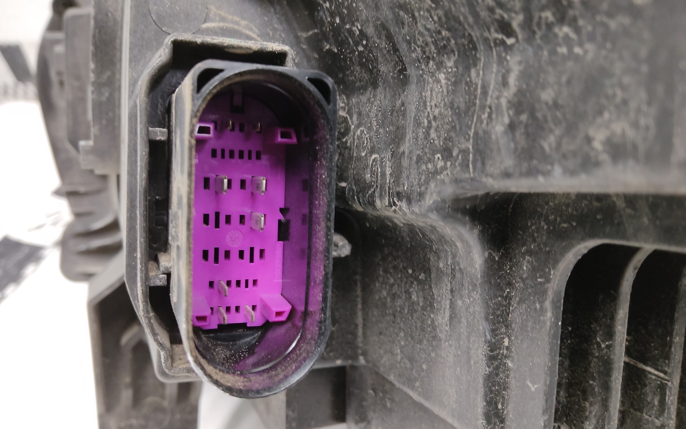 Фара передняя правая Geely Monjaro LED