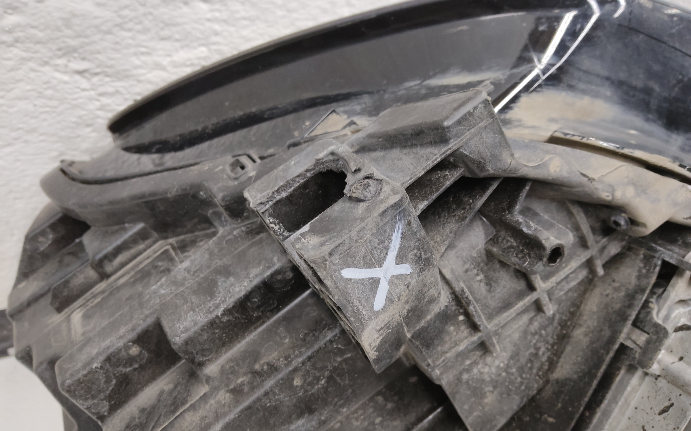 Фара передняя правая Geely Monjaro LED