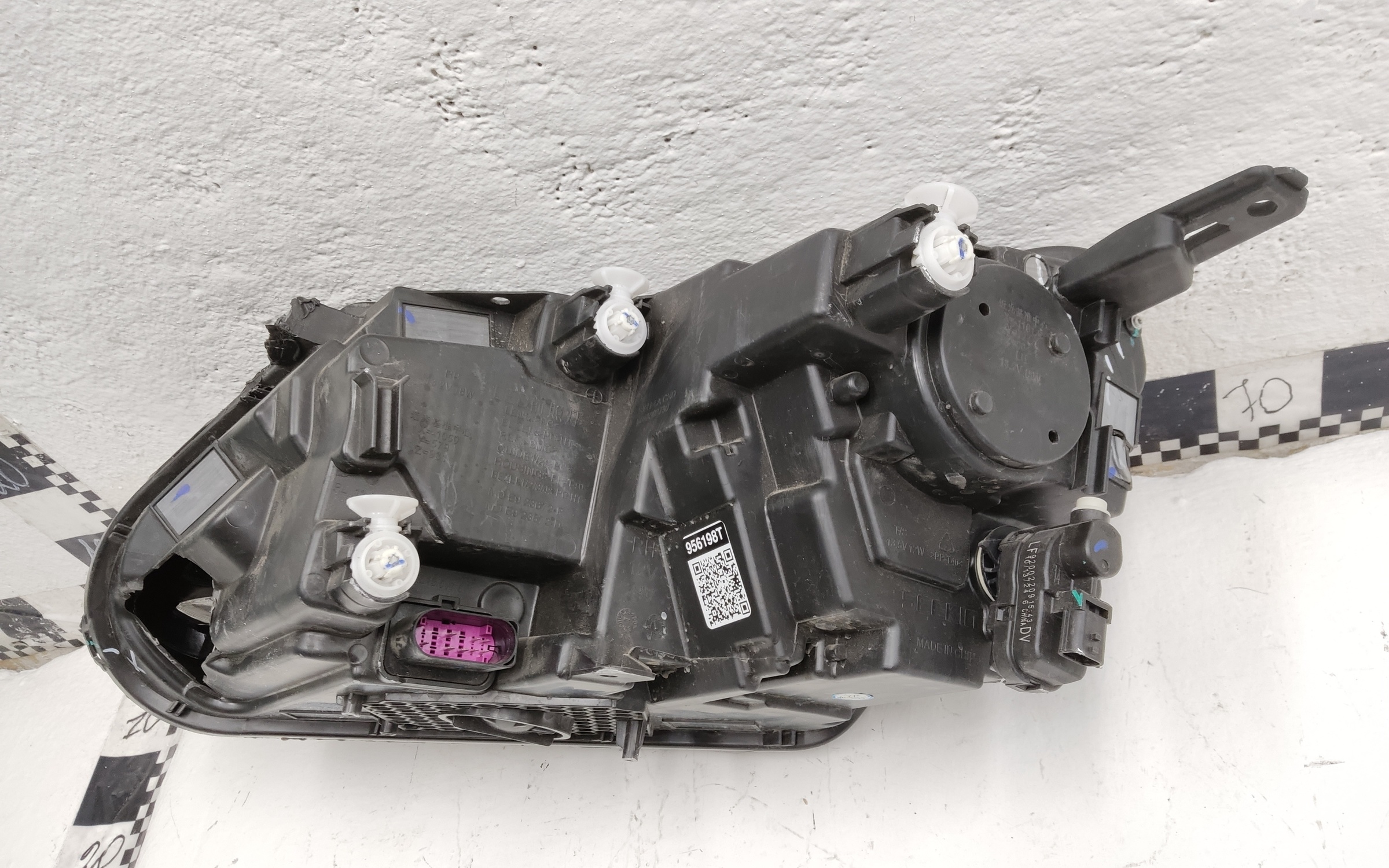 Фара передняя правая Belgee X50 LED