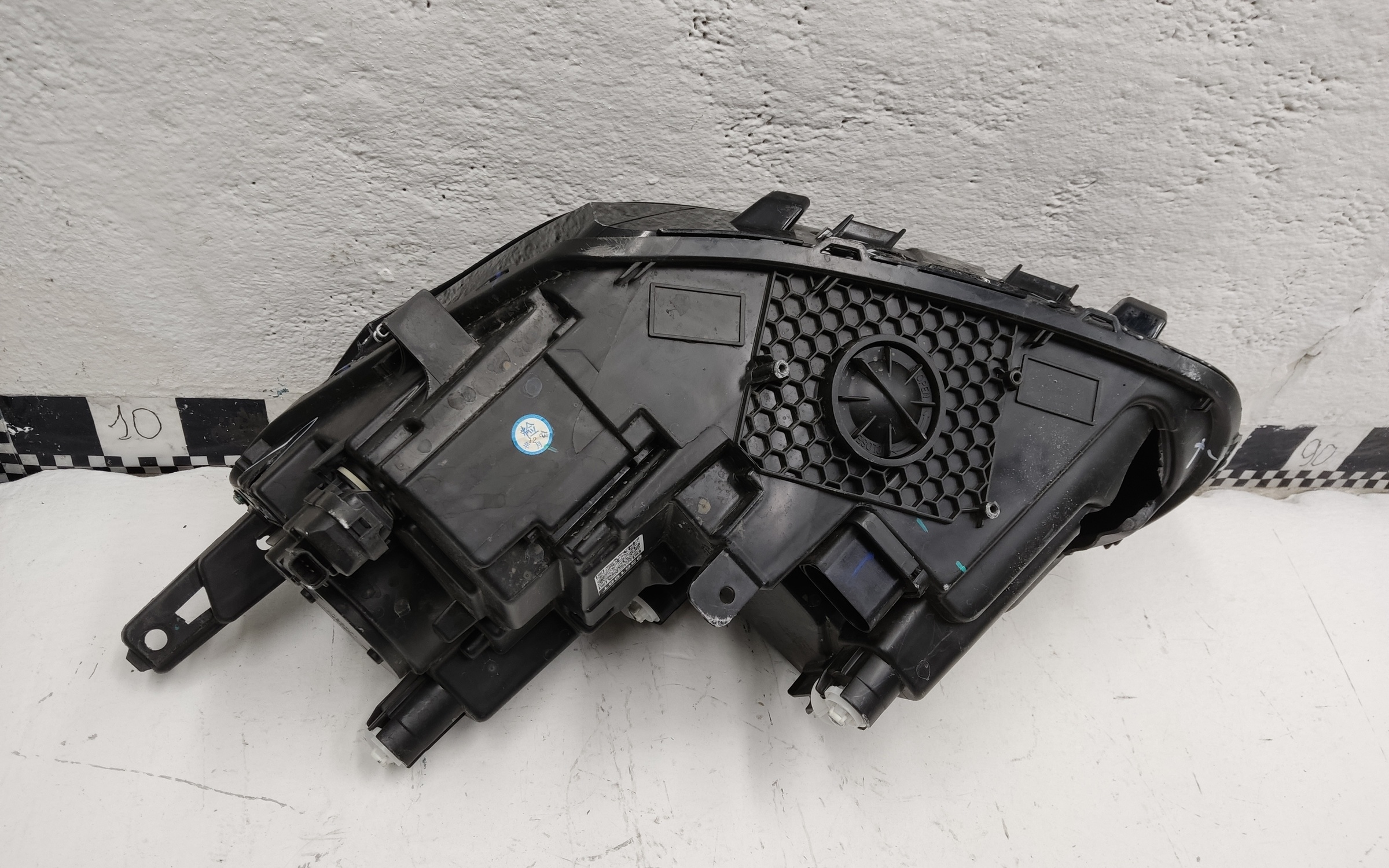 Фара передняя правая Belgee X50 LED