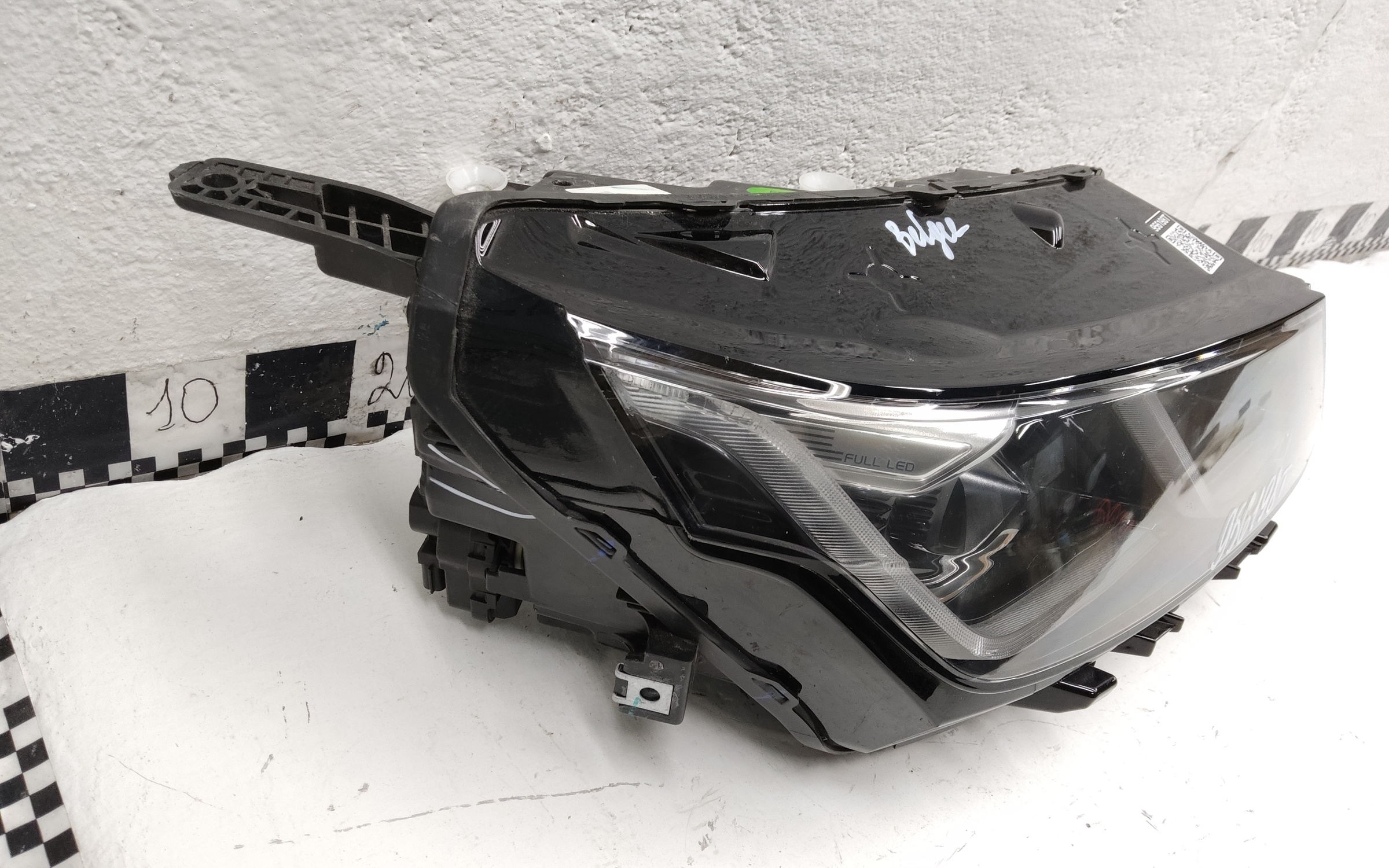 Фара передняя правая Belgee X50 LED