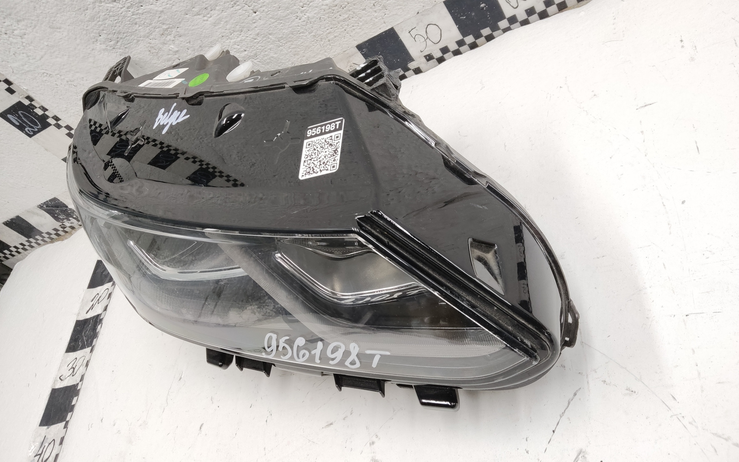 Фара передняя правая Belgee X50 LED