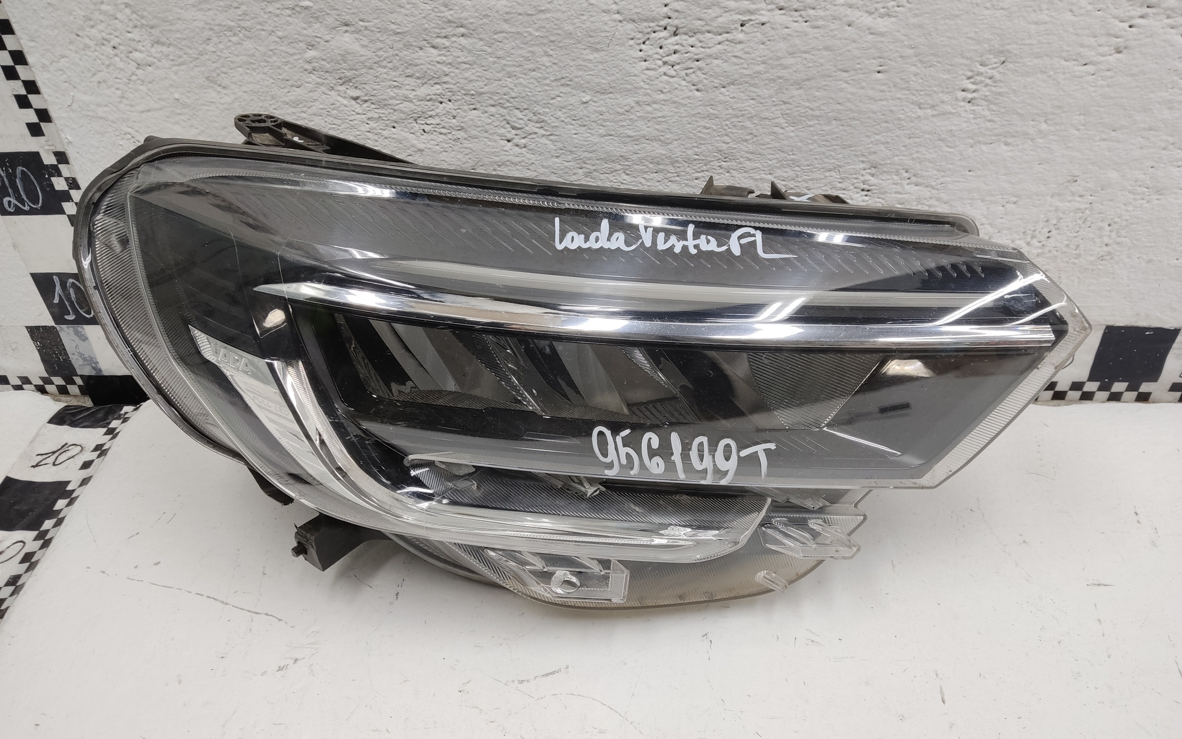 Фара передняя правая Lada Vesta 1 Restail LED