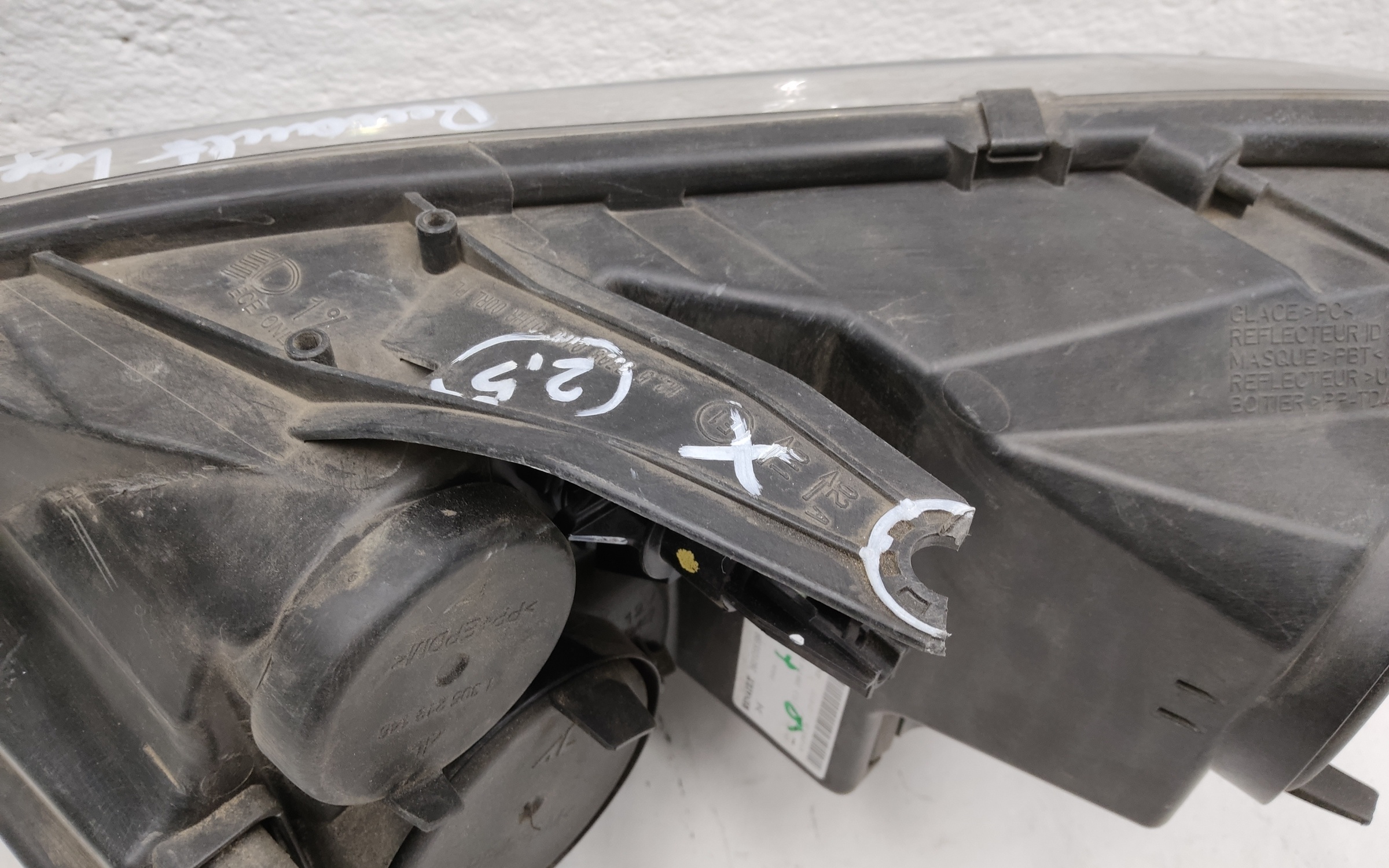 Фара передняя правая Renault Logan 2