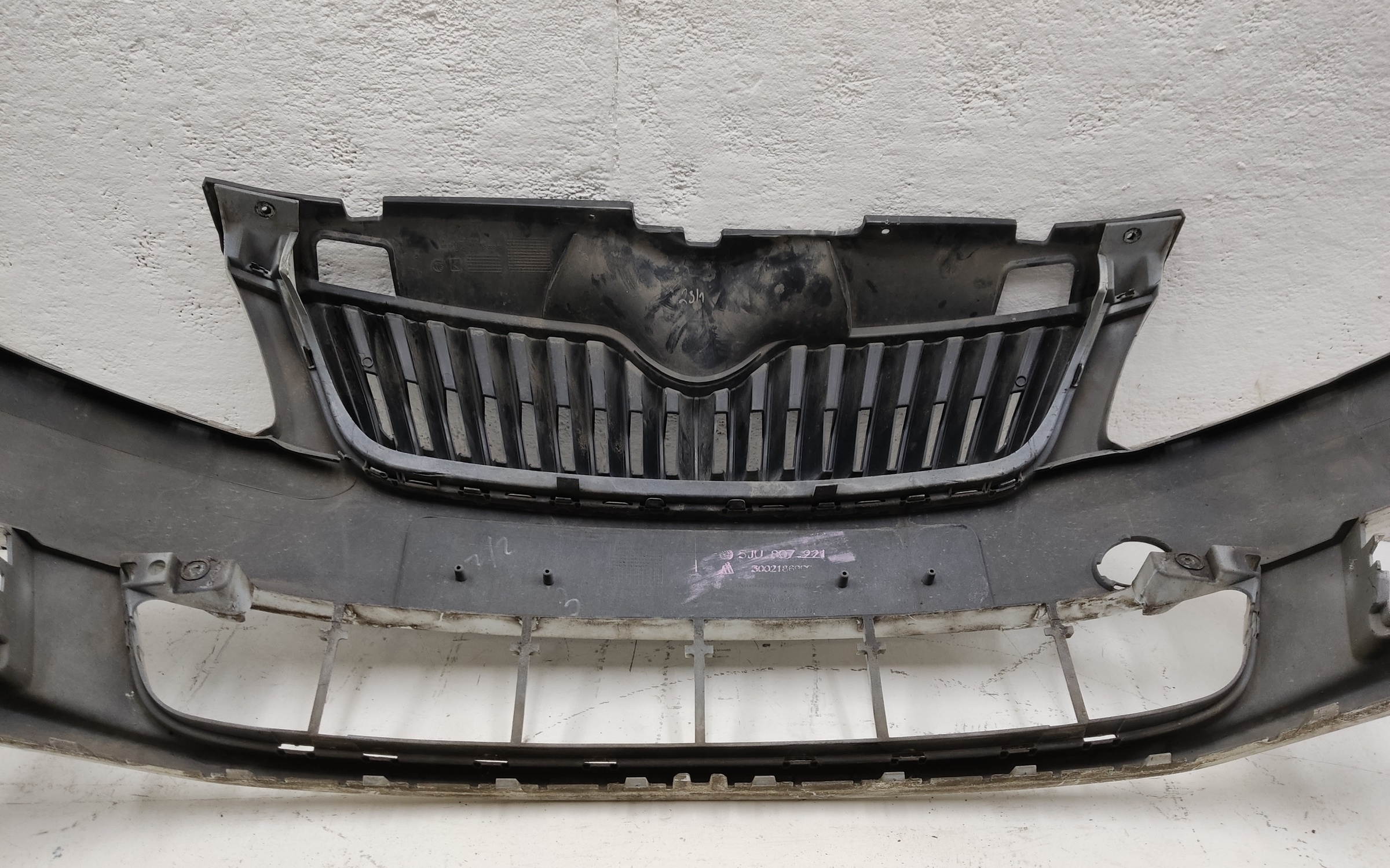 Бампер передний Skoda Fabia 2 Restail