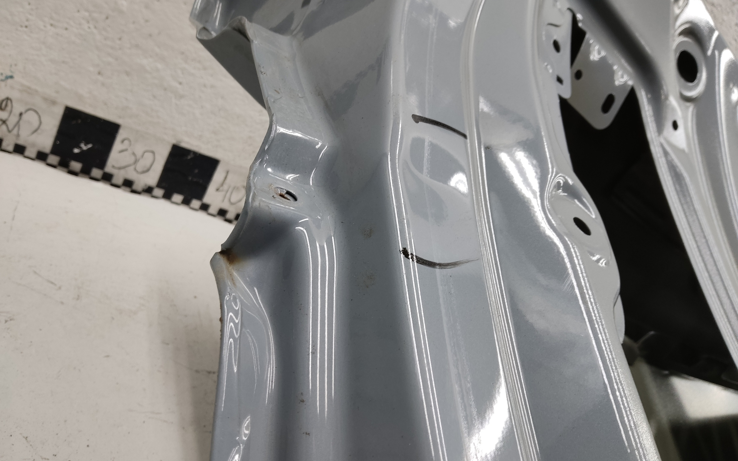 Крышка багажника Geely Tugella