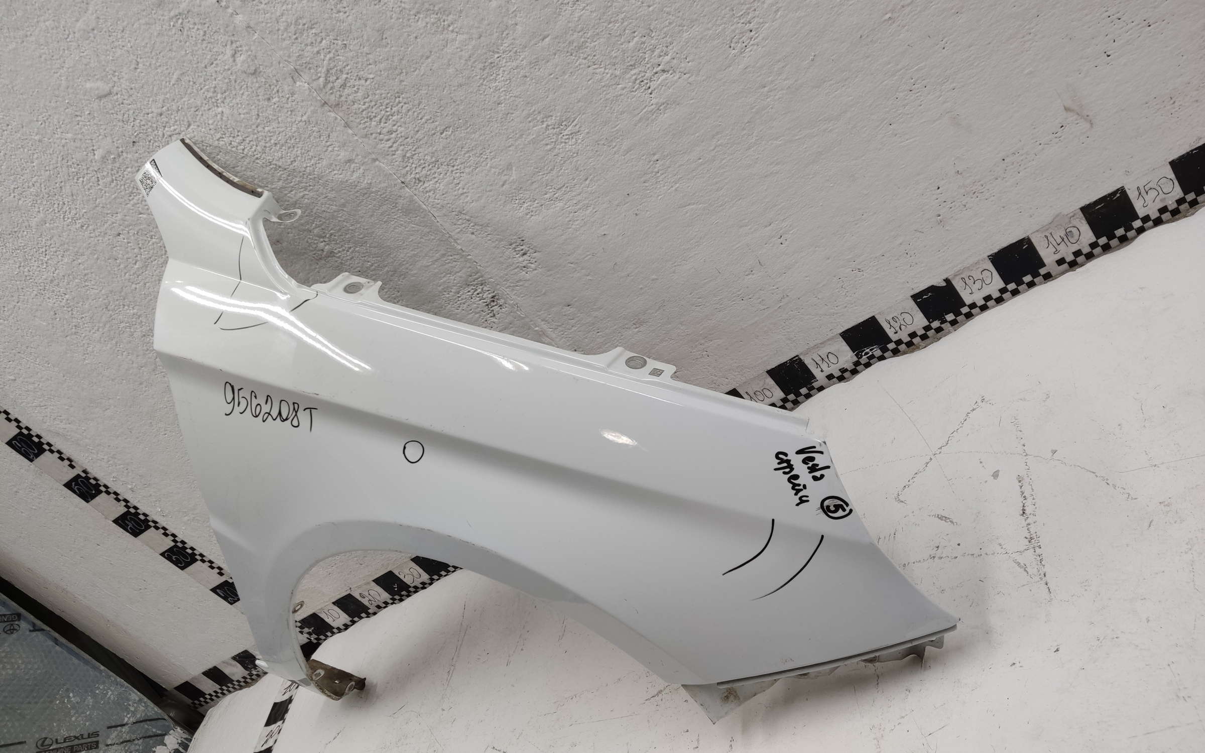 Крыло переднее правое Lada Vesta