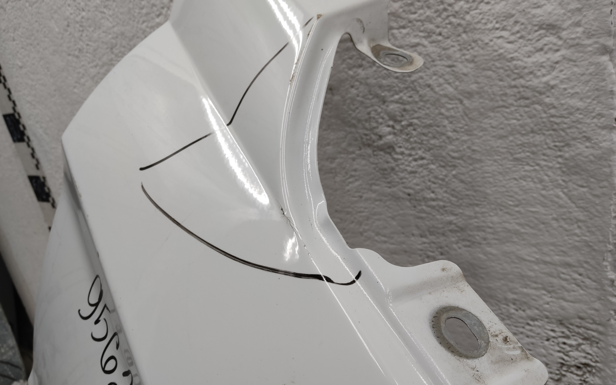 Крыло переднее правое Lada Vesta