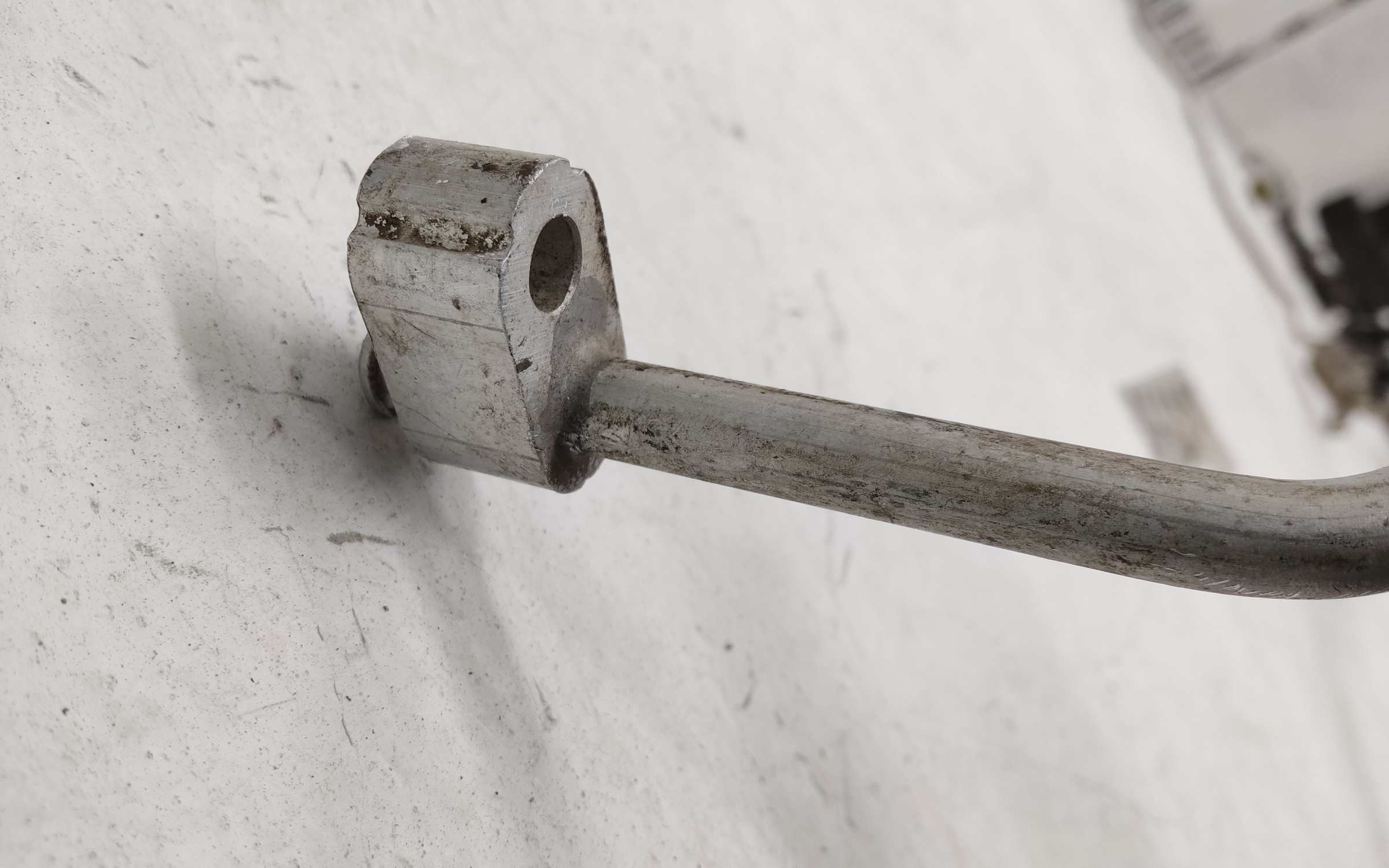 Трубка кондиционера длинная Toyota RAV4 CA40