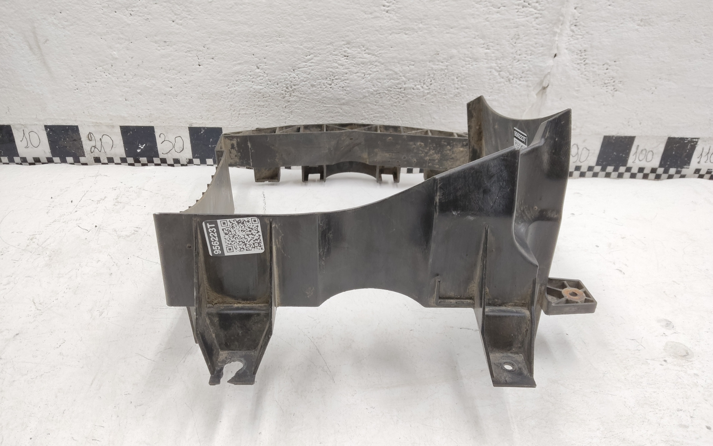 Дефлектор интеркулера правый Land Rover Range Rover Sport 2