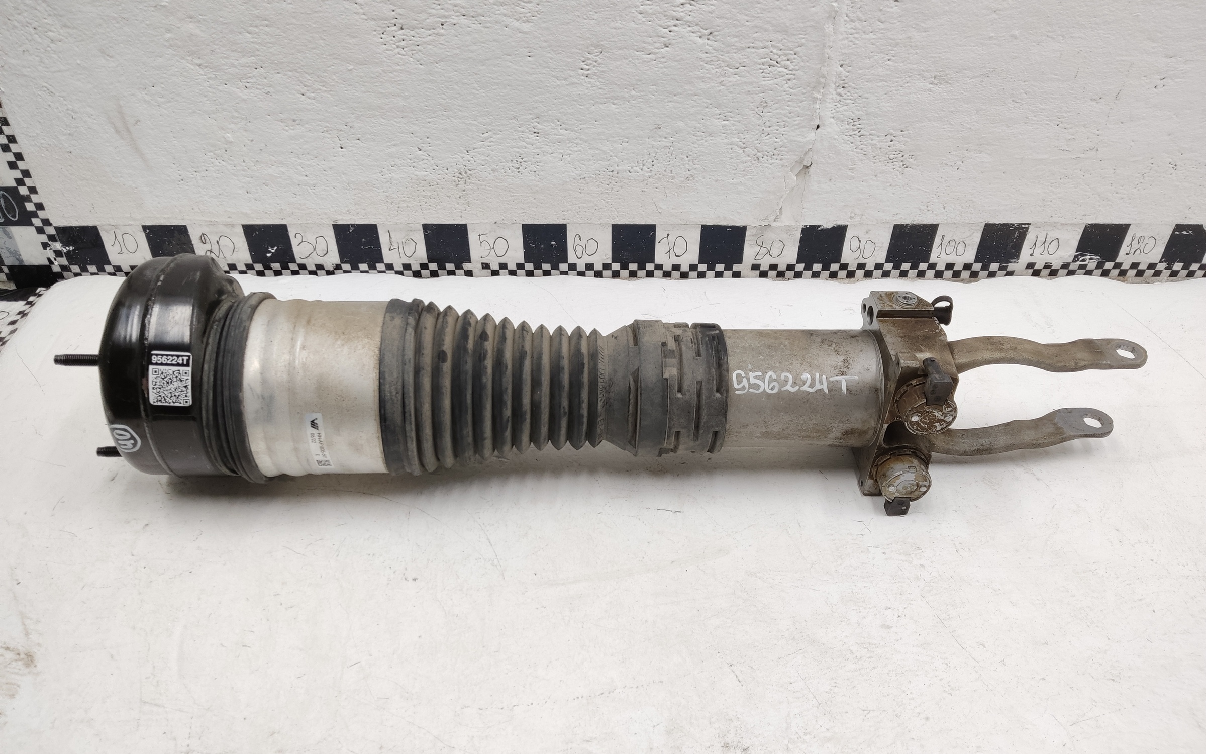 Пневмоамортизатор передней подвески левый=правый Mercedes-benz GLS-klasse X167