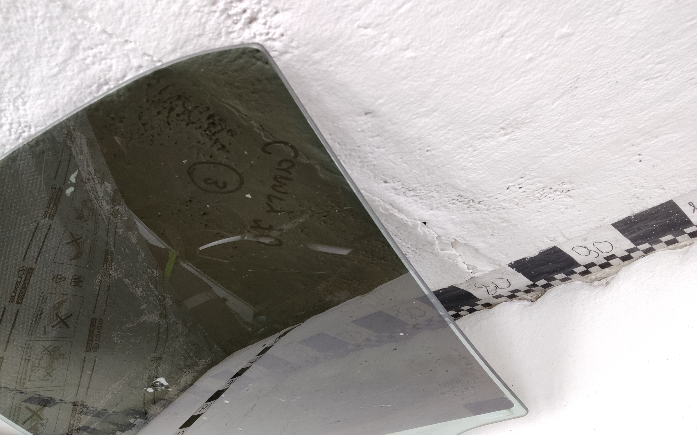 Стекло двери задней левой Toyota Camry V70