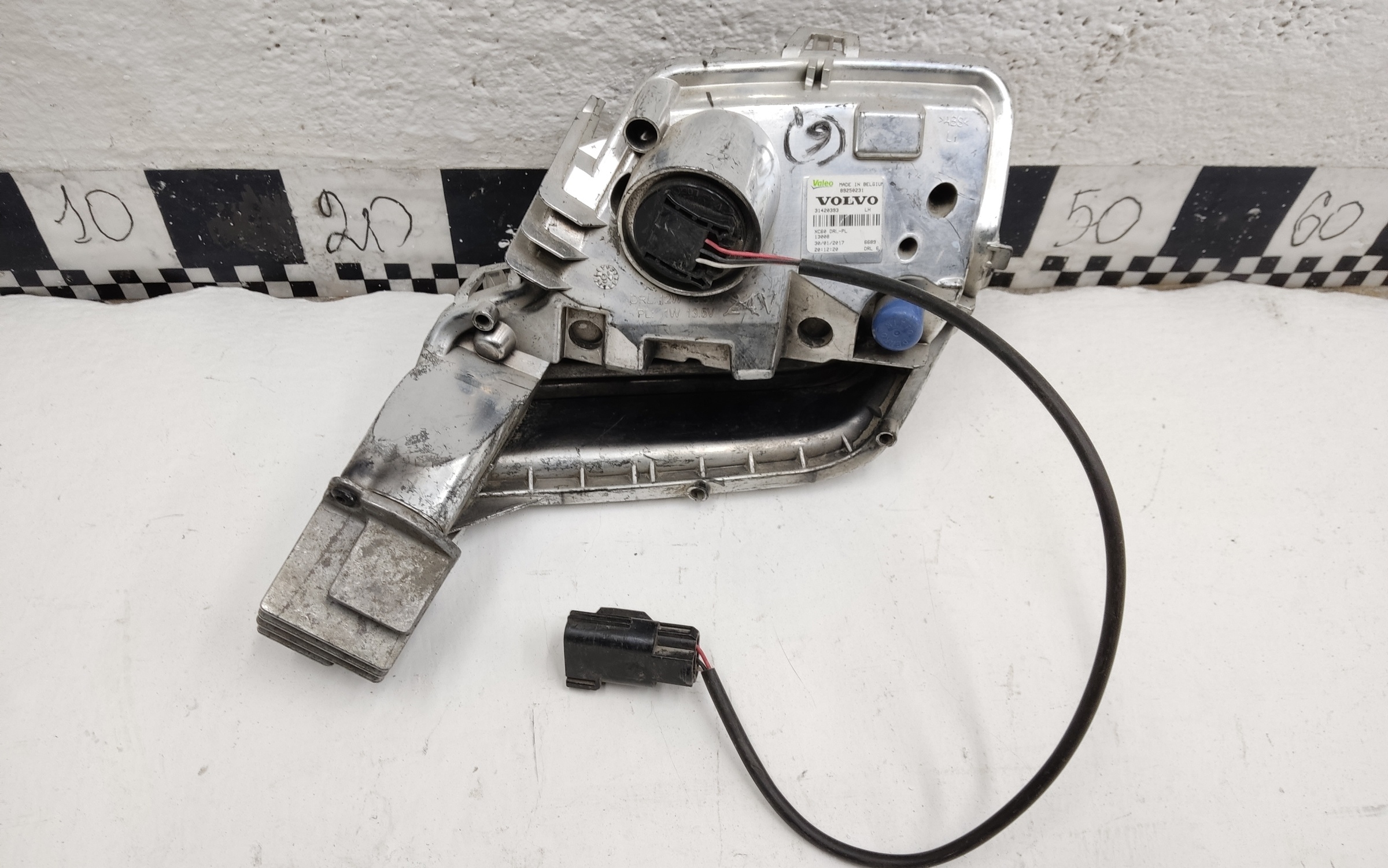 Фара ПТФ передняя левая Volvo XC60 Restail LED