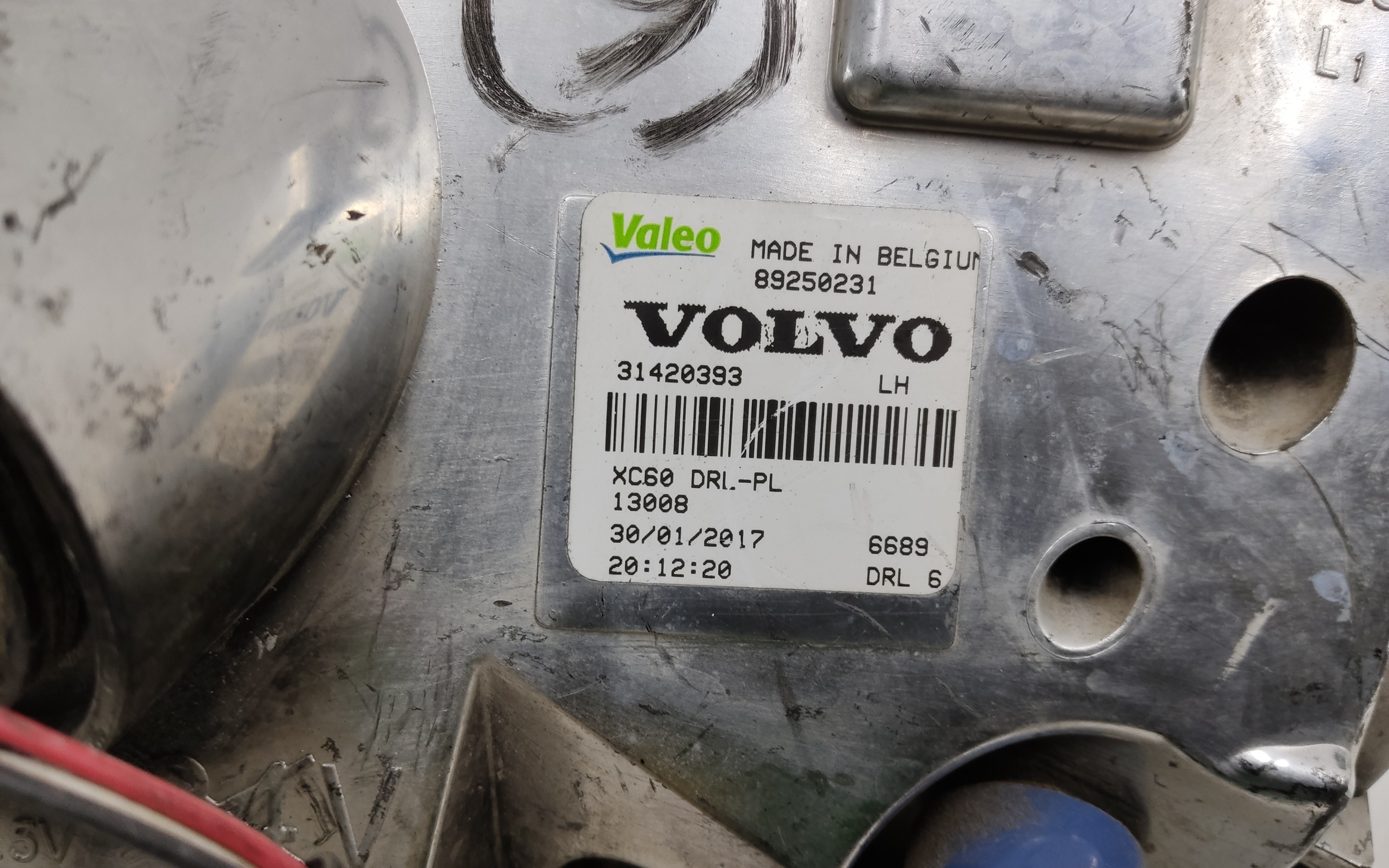 Фара ПТФ передняя левая Volvo XC60 Restail LED