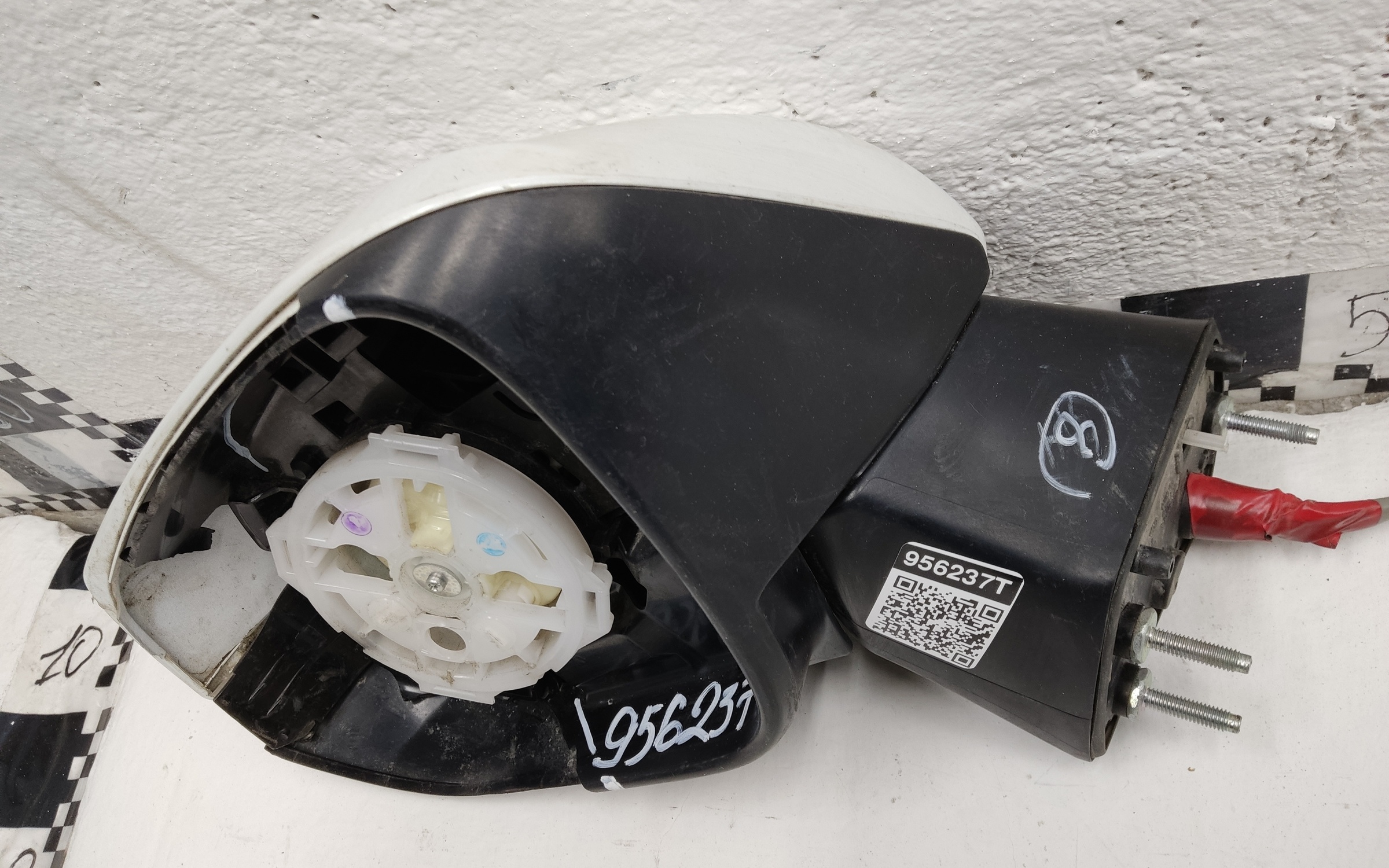 Зеркало левое Toyota RAV4 XA50 9 контактов