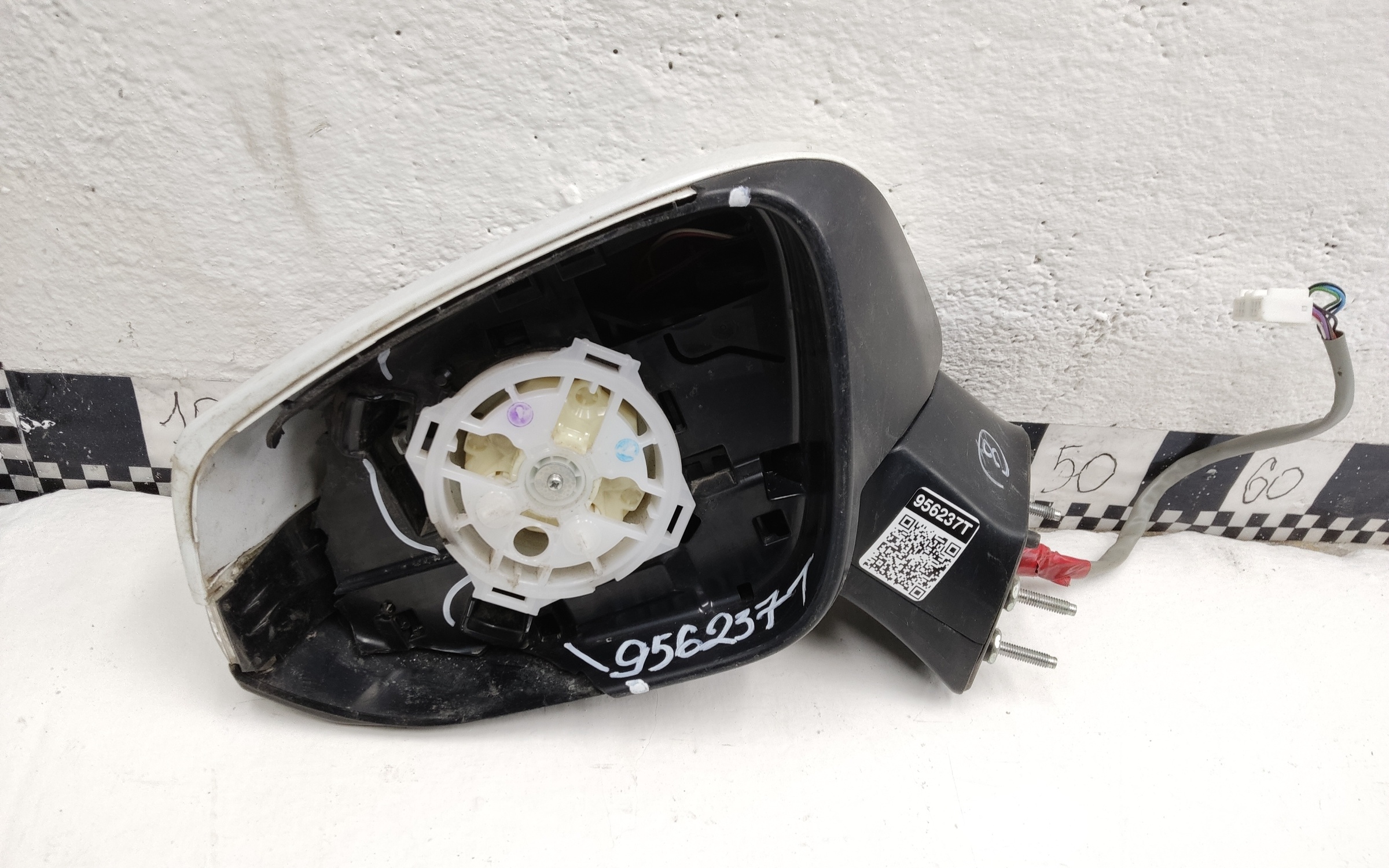 Зеркало левое Toyota RAV4 XA50 9 контактов