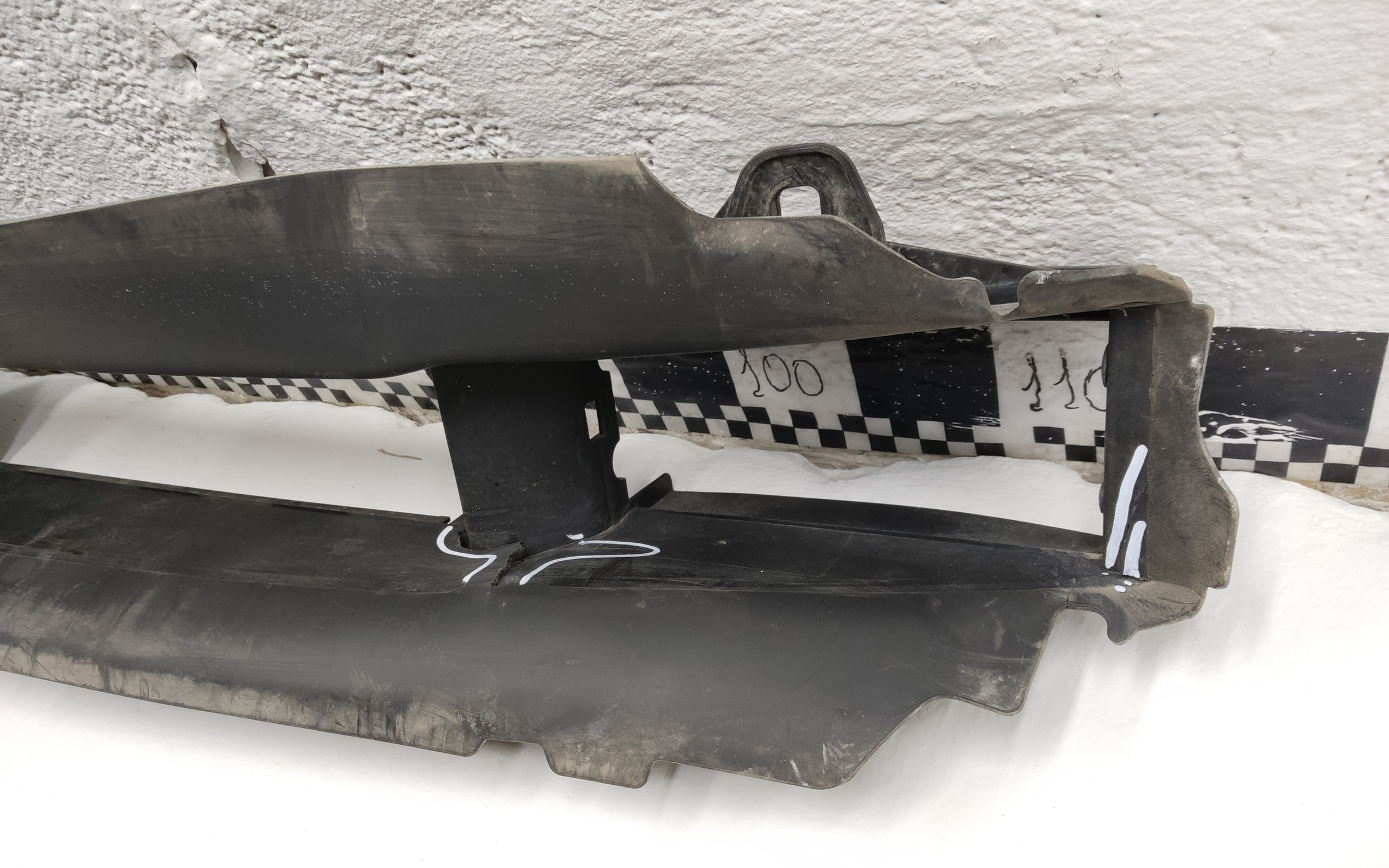 Воздуховод радиатора нижний BMW X7 G07