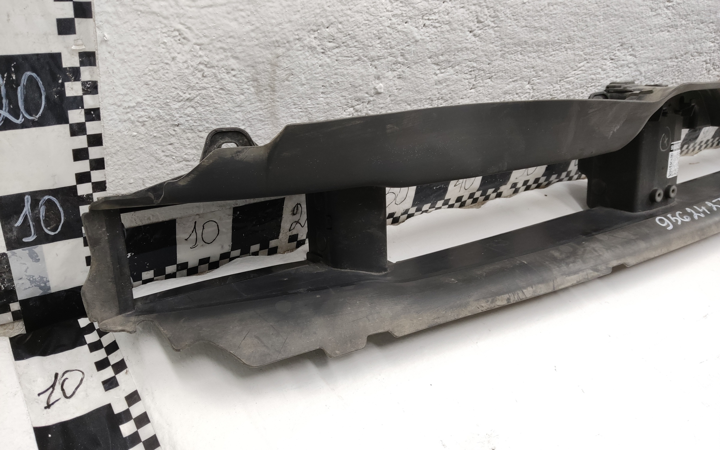 Воздуховод радиатора нижний BMW X7 G07