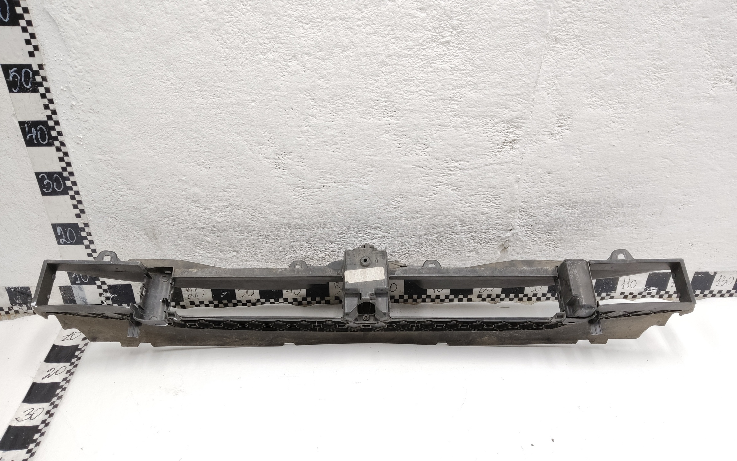 Воздуховод радиатора нижний BMW X7 G07