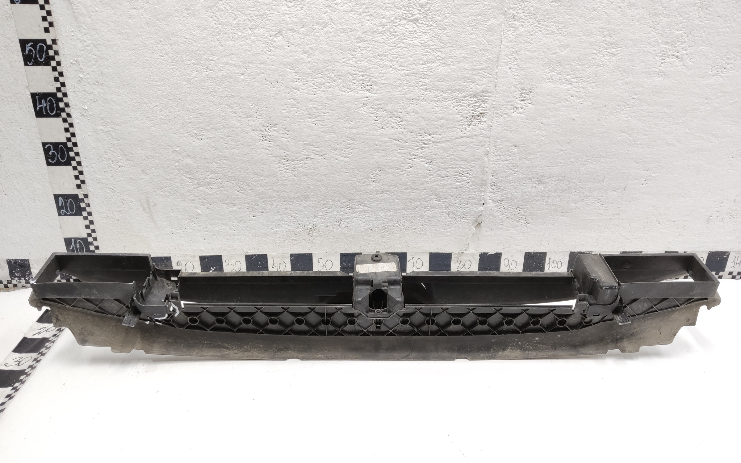 Воздуховод радиатора нижний BMW X7 G07