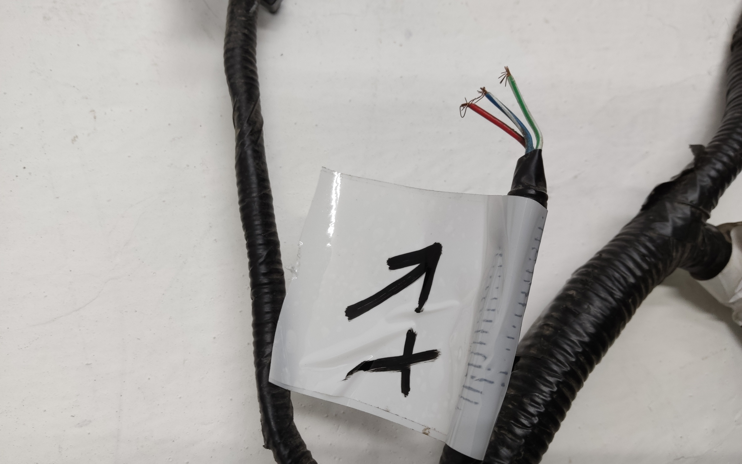 Проводка заднего бампера Geely Tugella