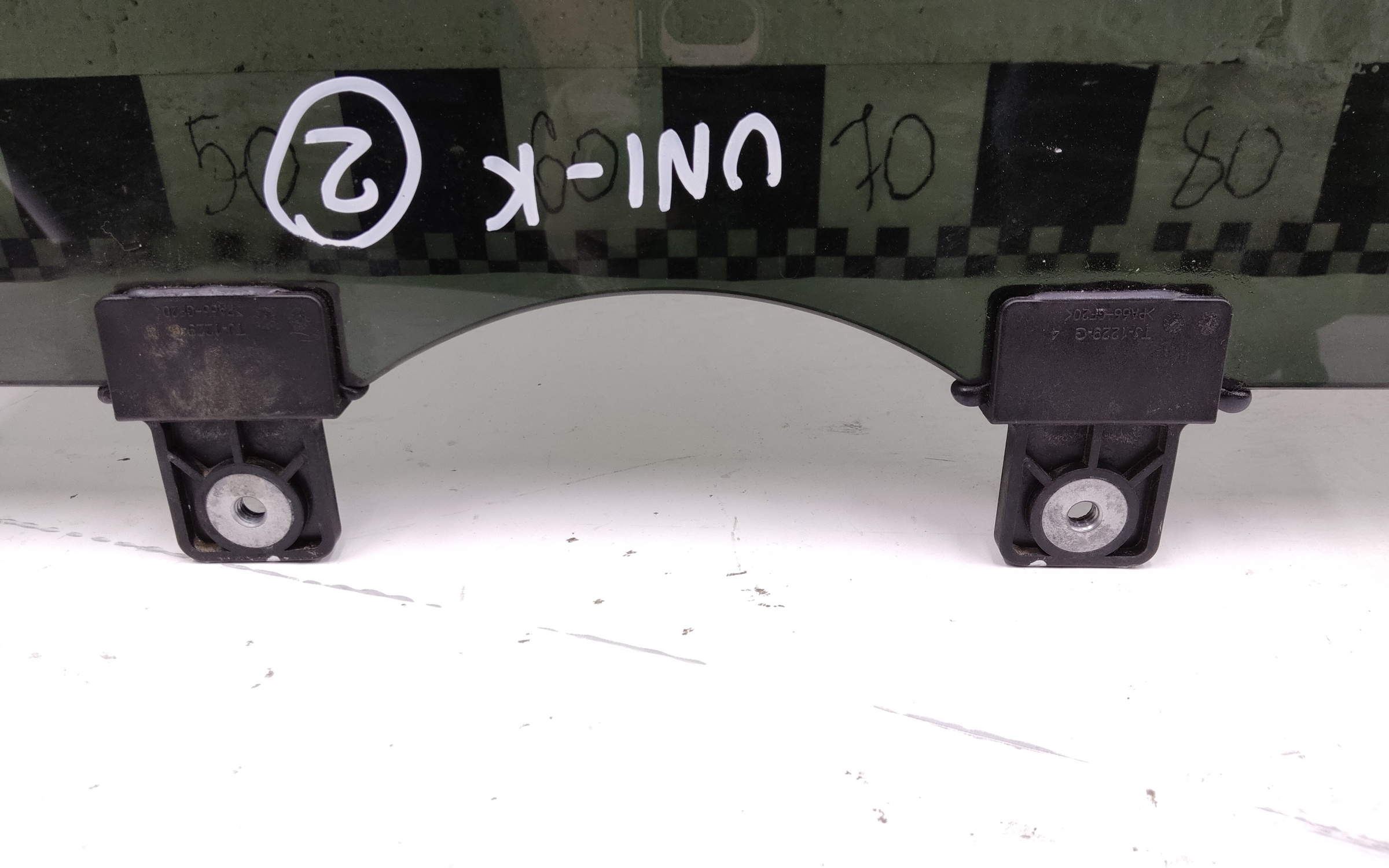 Стекло двери задней правой Changan UNI-K тонированное