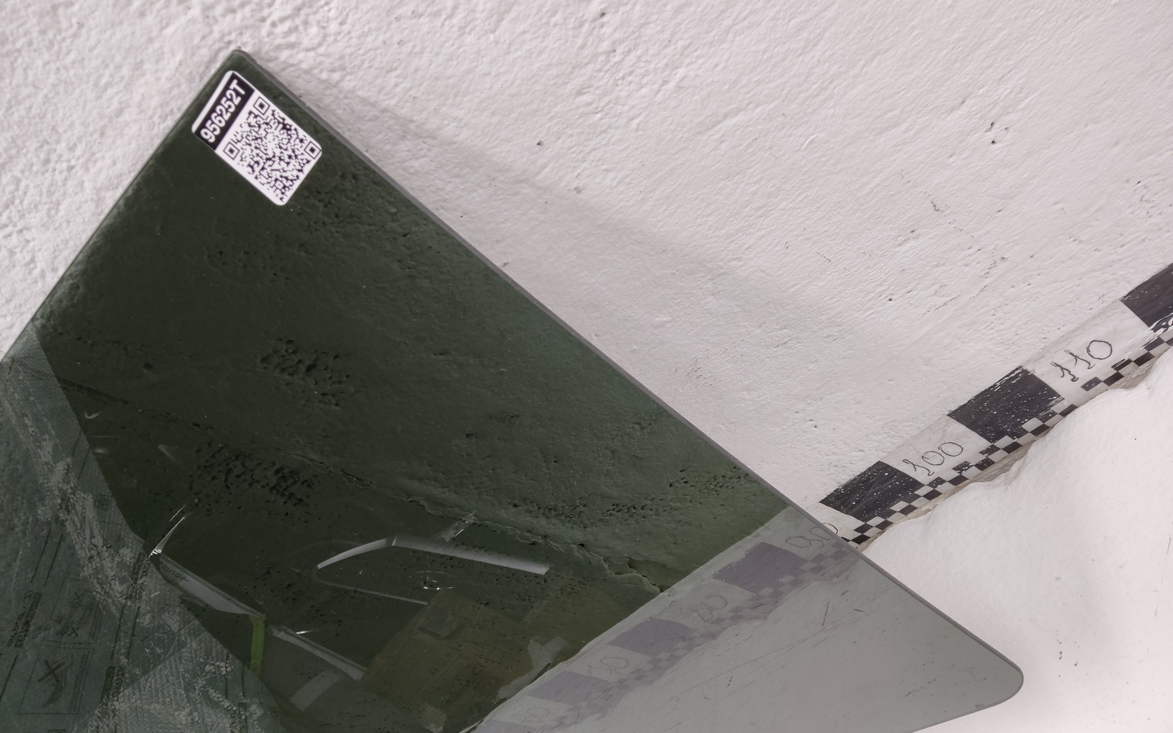 Стекло двери задней правой Changan UNI-K тонированное